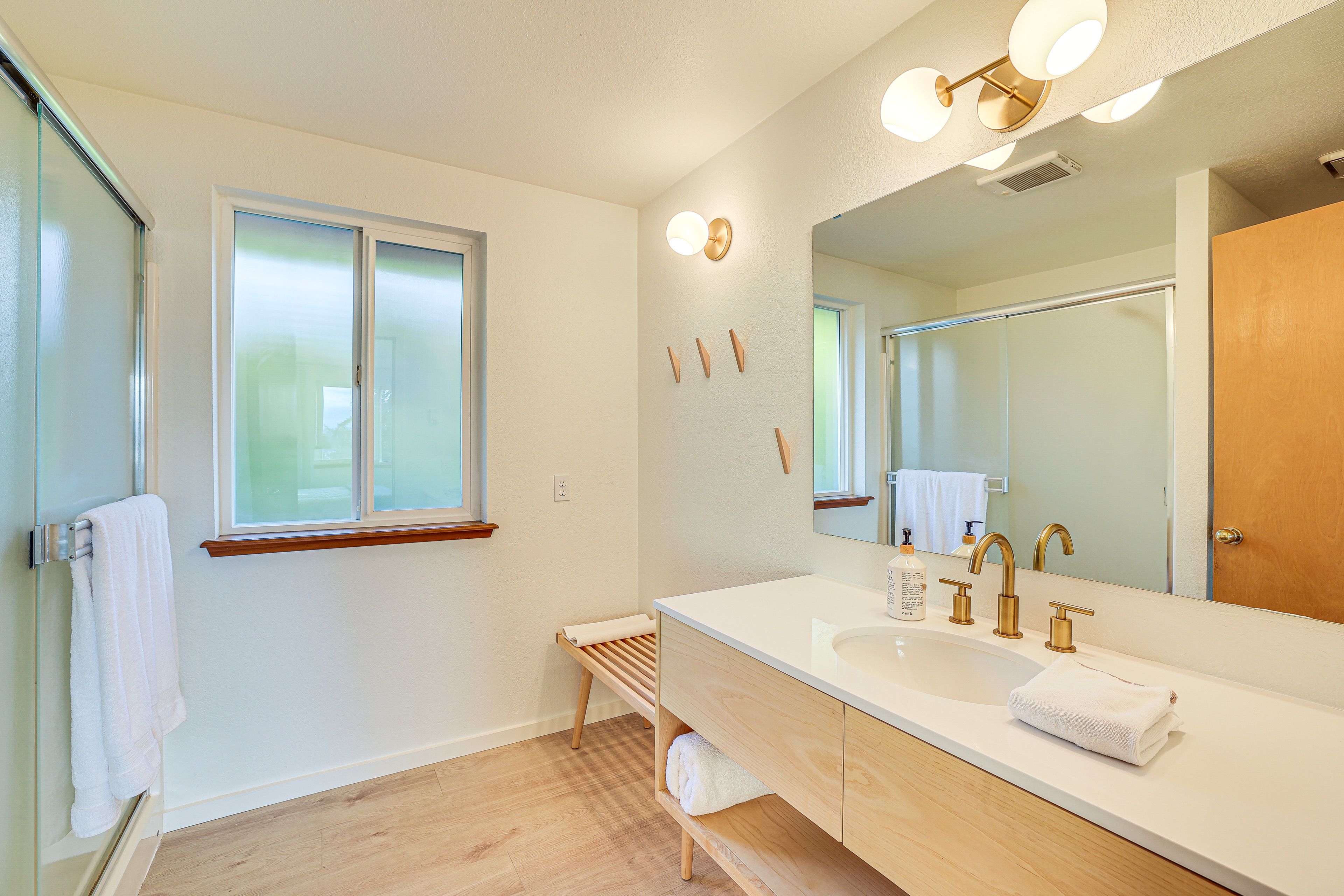 En-Suite Bathroom | Complimentary Toiletries