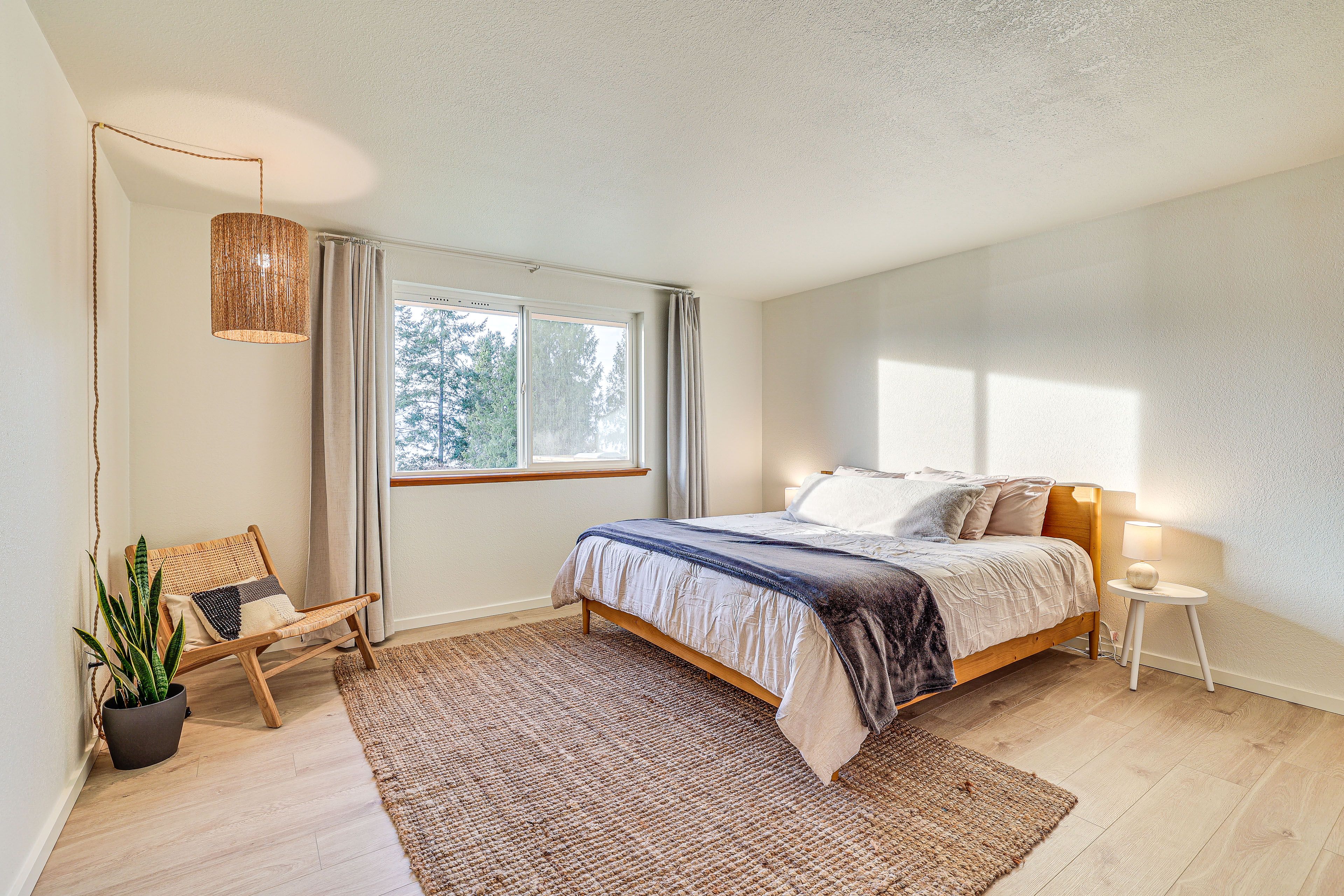 Bedroom 1 | King Bed | En-Suite Bathroom