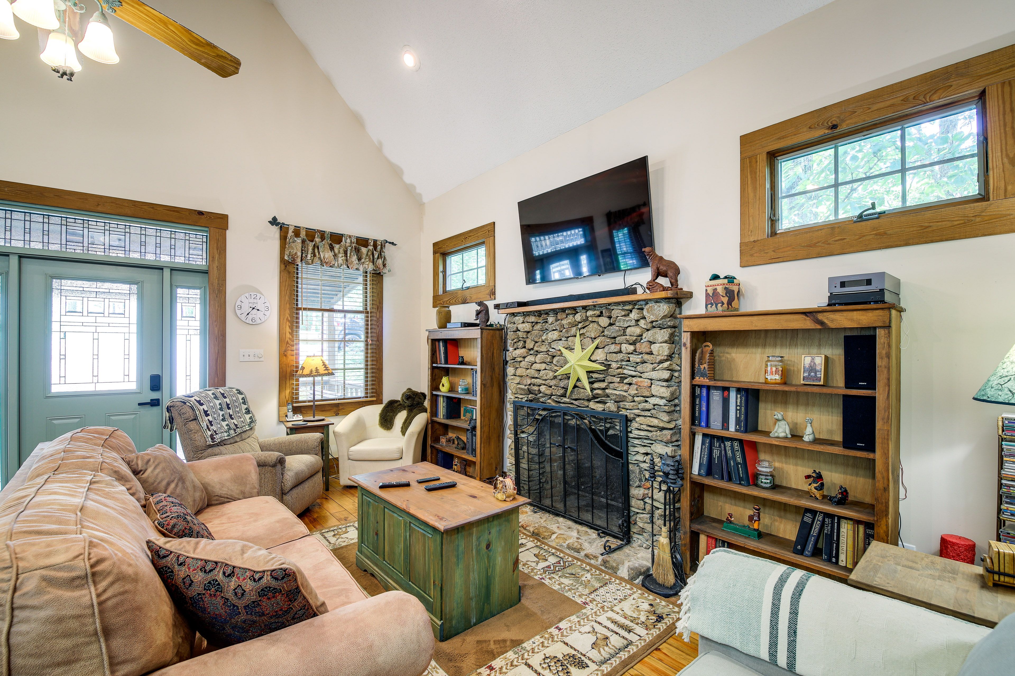 Living Room | Main Level | Fireplace | Flat-Screen TV | Free WiFi