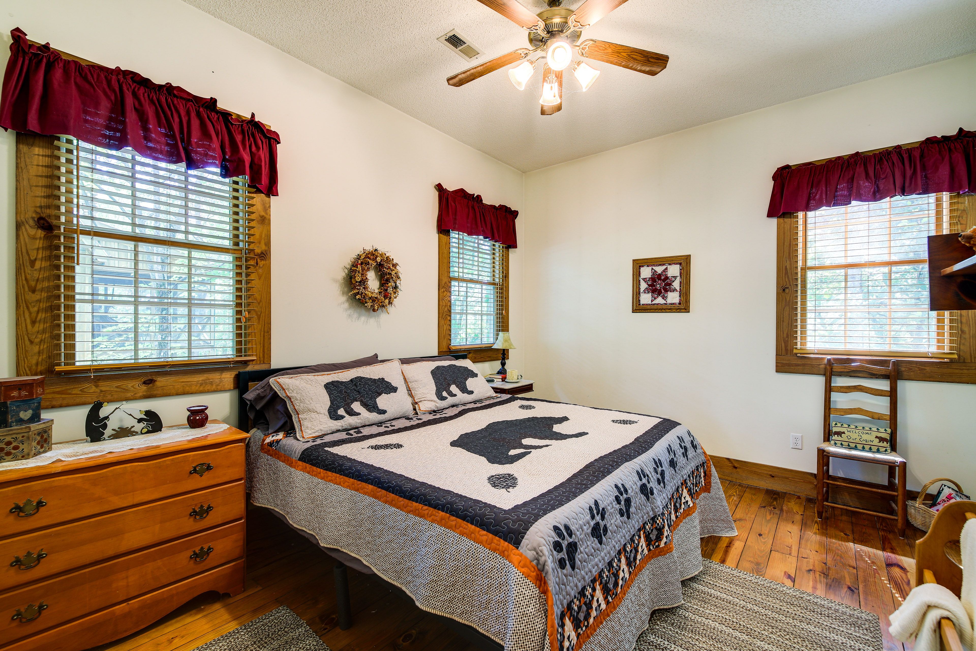Bedroom 1 | Main Level | King Bed | Linens Provided