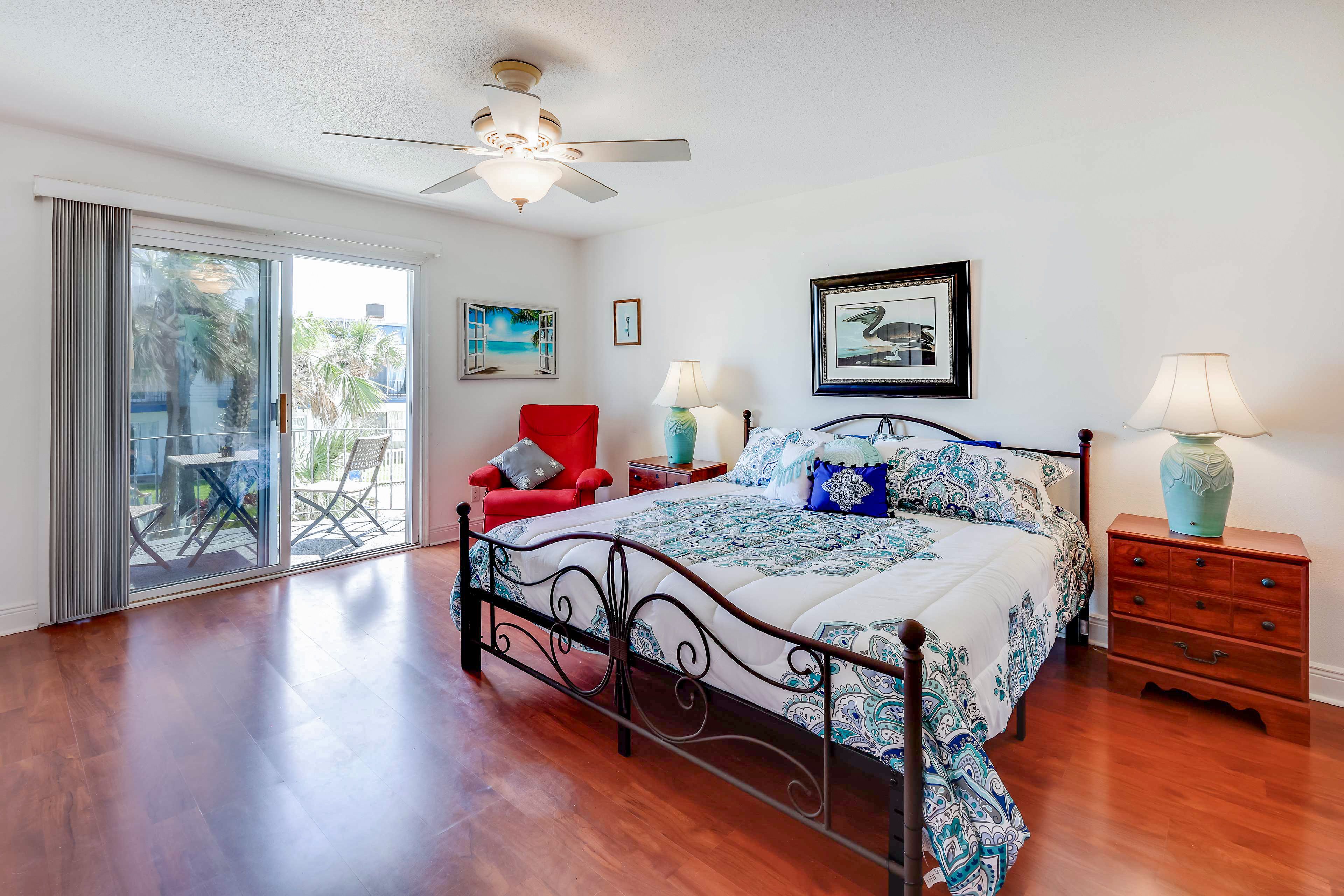 Bedroom 1 | King Bed | Linens & Towels | Smart TV