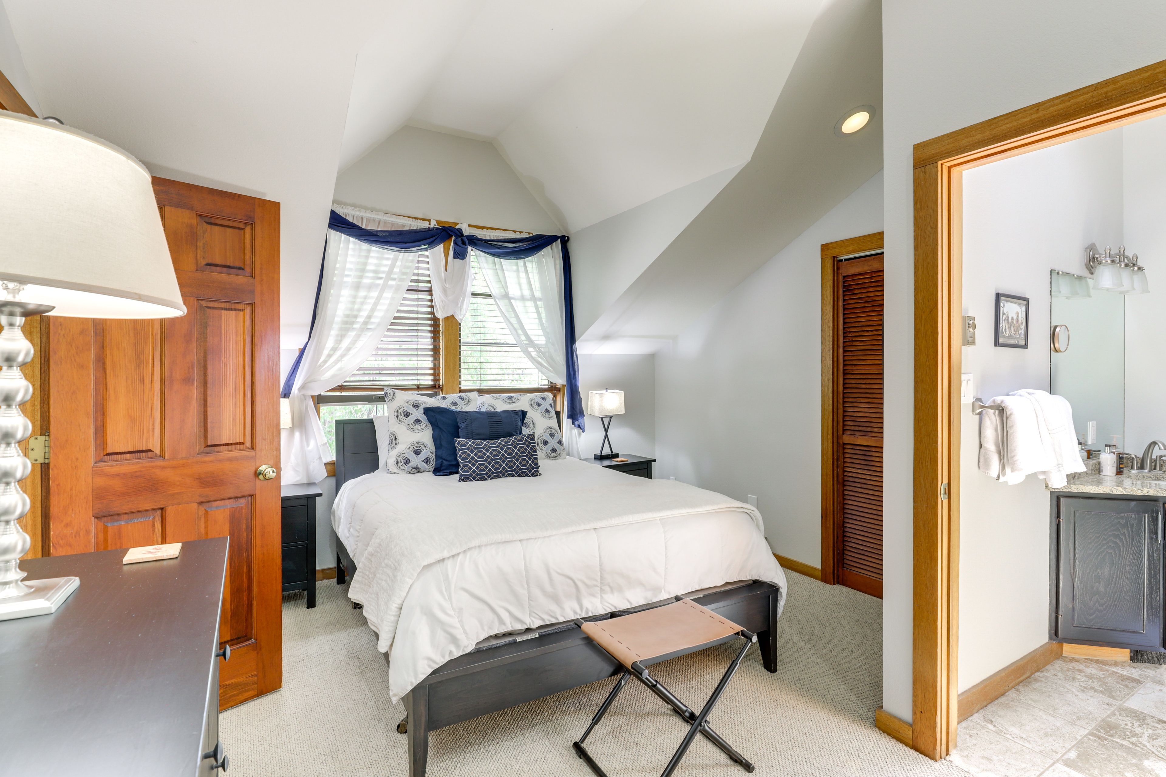 Bedroom 1 | Queen Bed | Linens Provided | 3rd Floor | En-Suite Bathroom