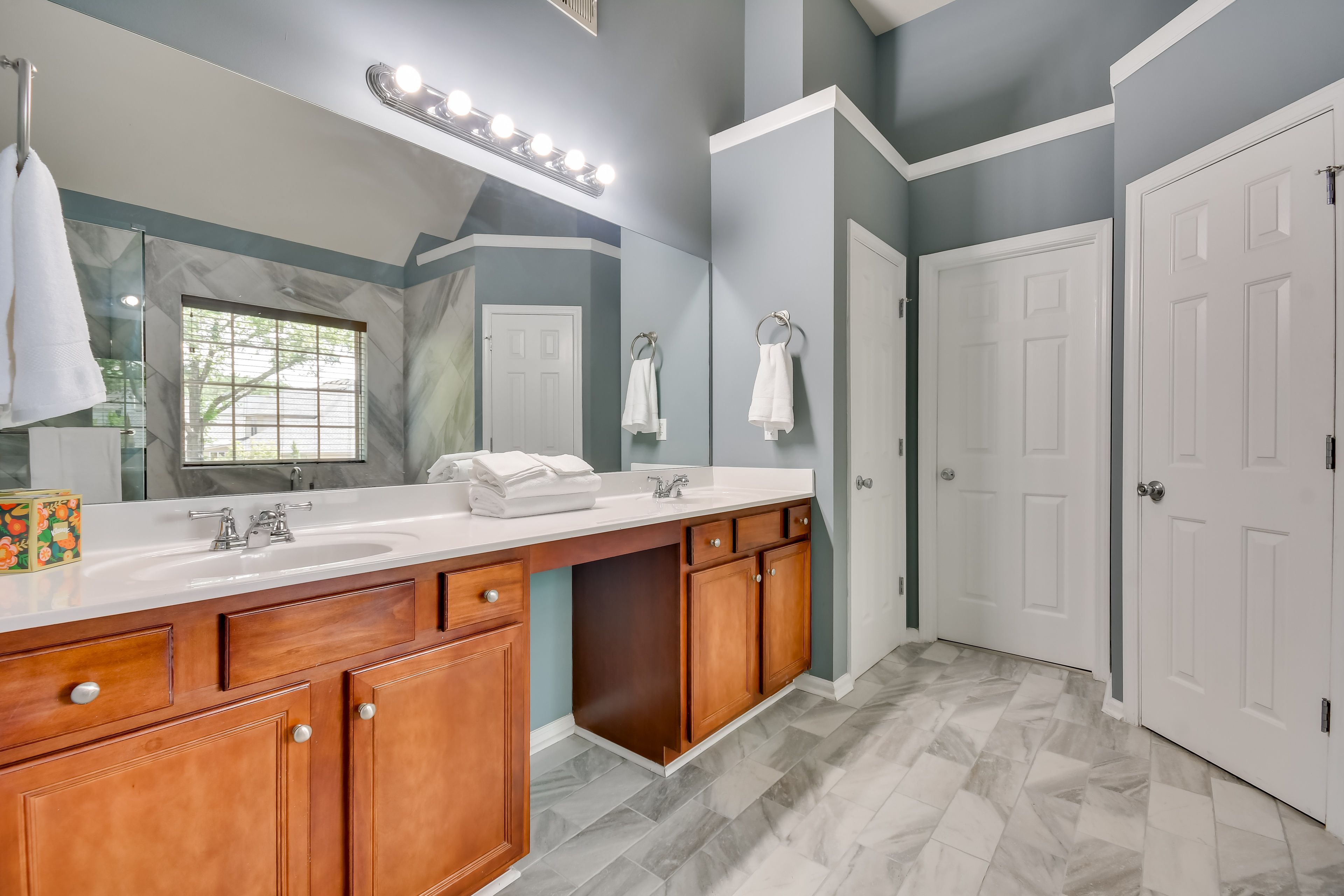 En-Suite Bathroom | Complimentary Toiletries | Towels Provided