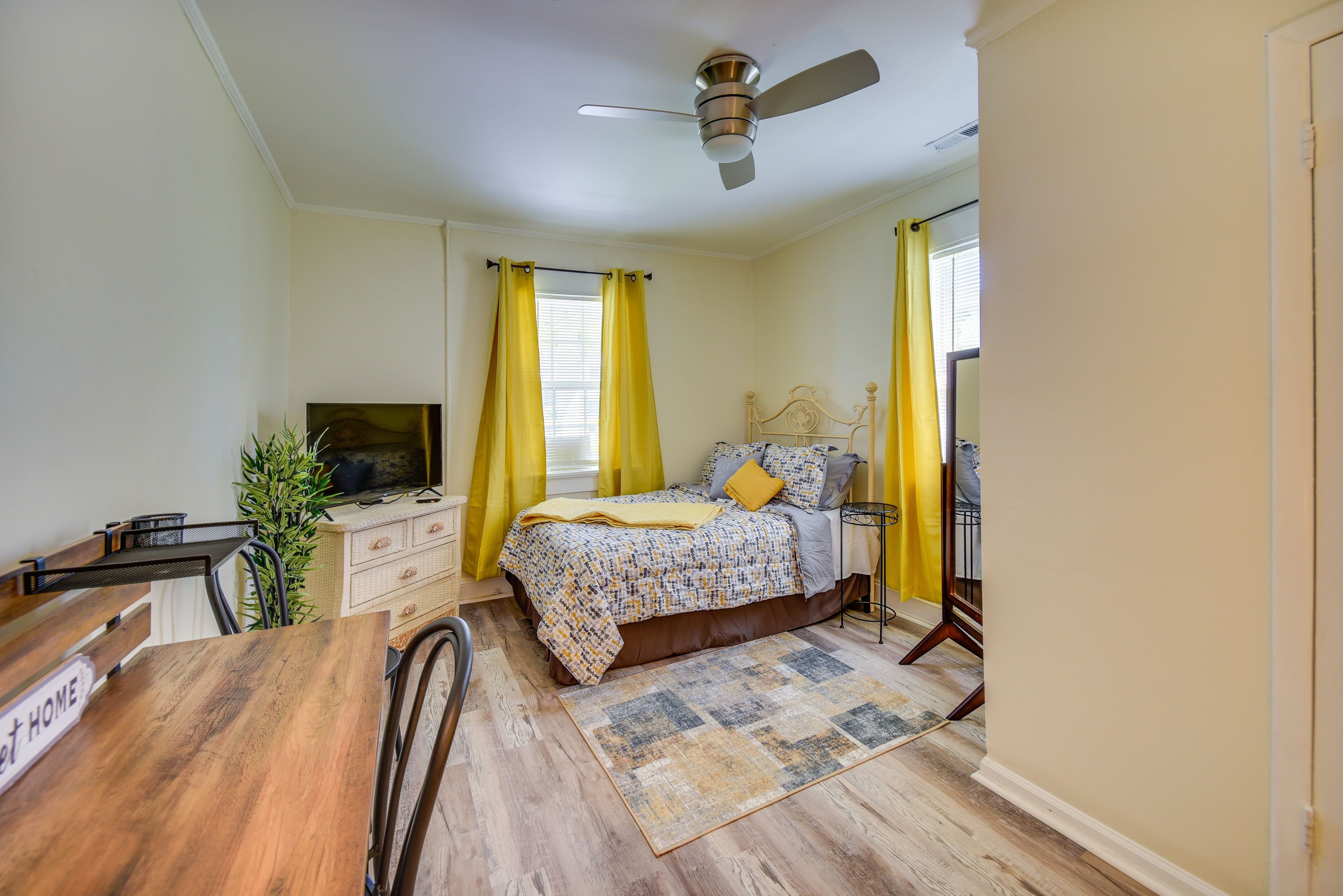 Bedroom 1 | Full Bed | Smart TV | Laptop Workspace
