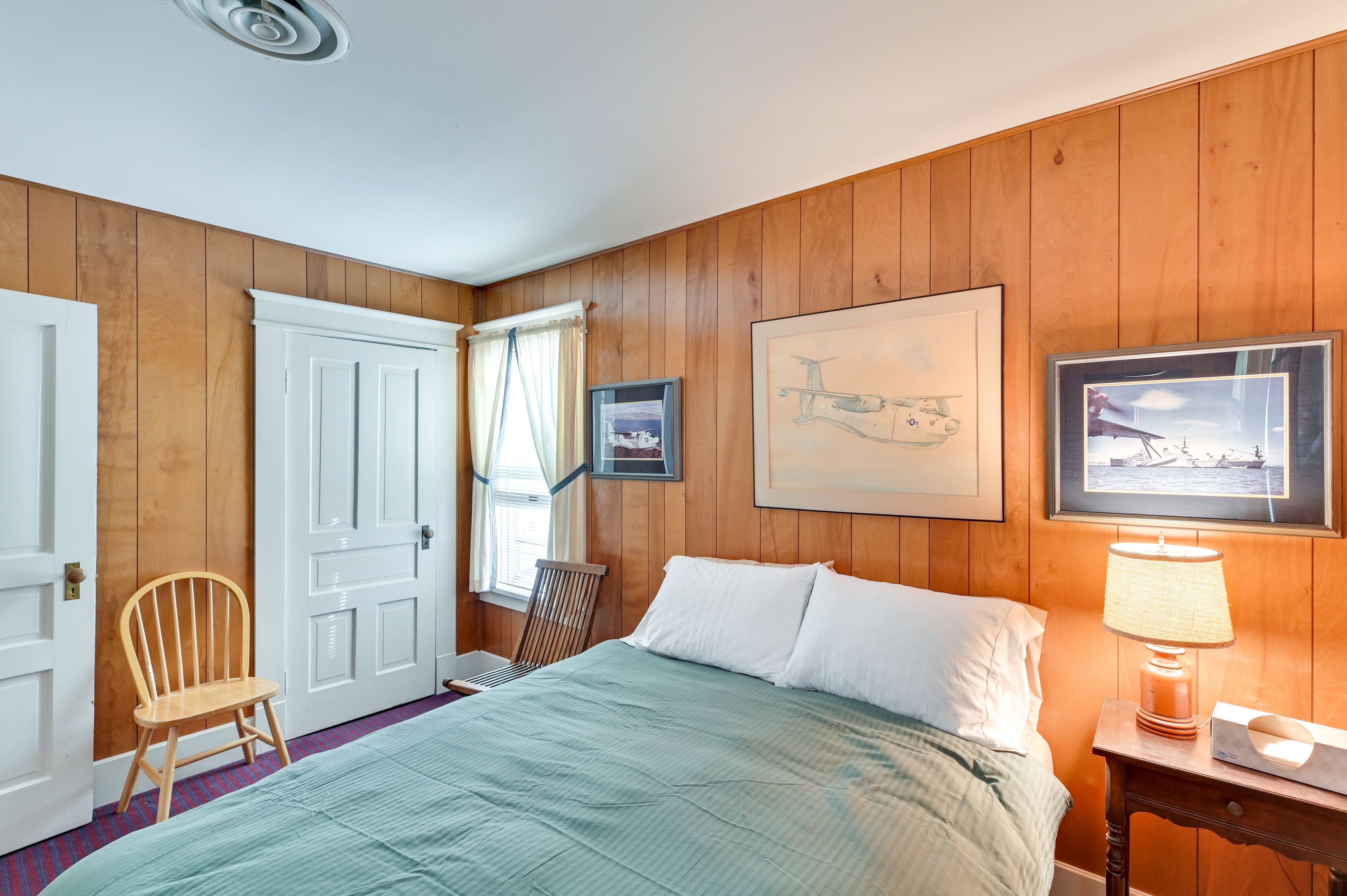 Bedroom 2 | 2nd Floor | Queen Bed | Smart TV