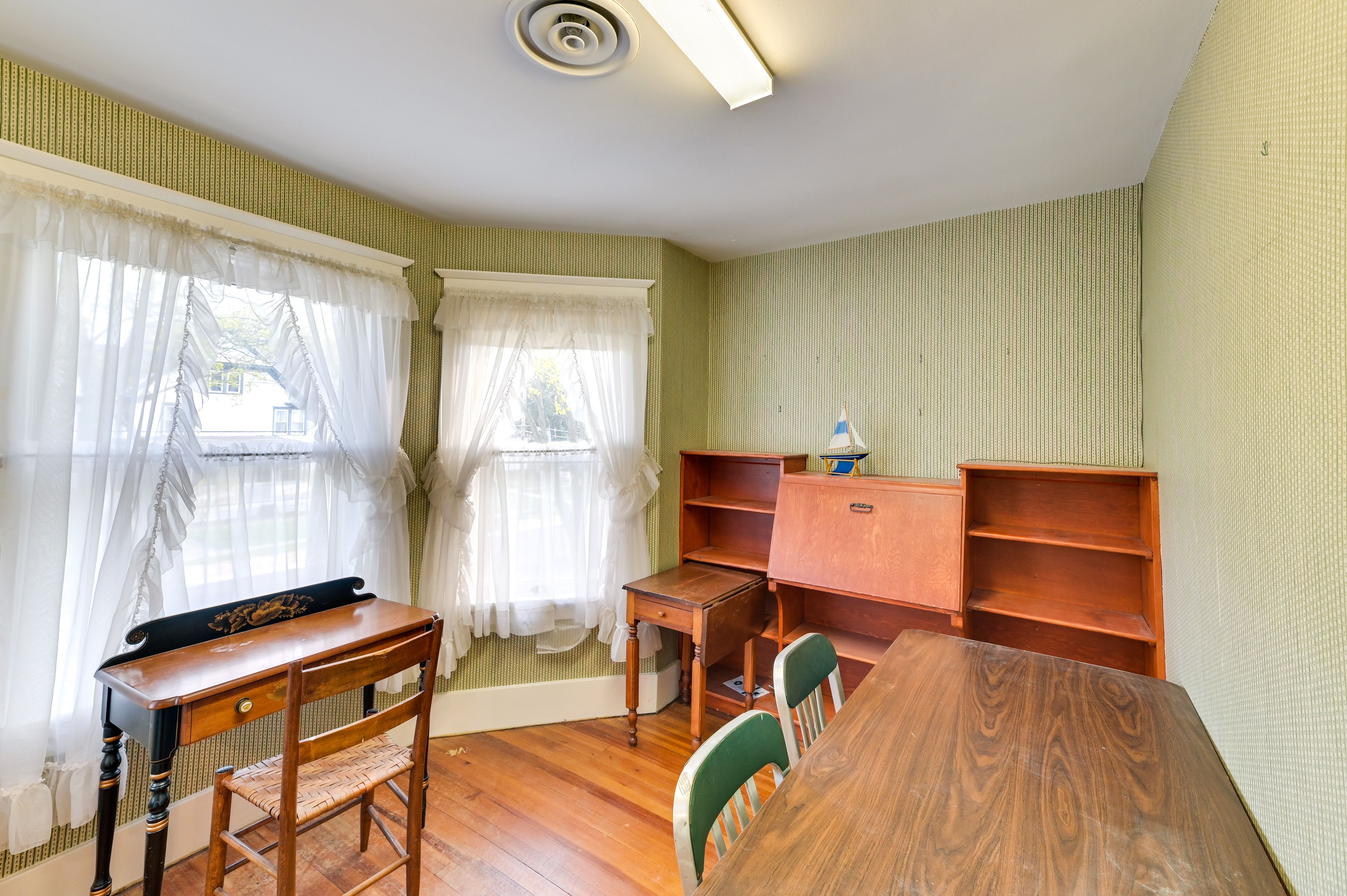 Office | 2nd Floor | Desk Workspaces