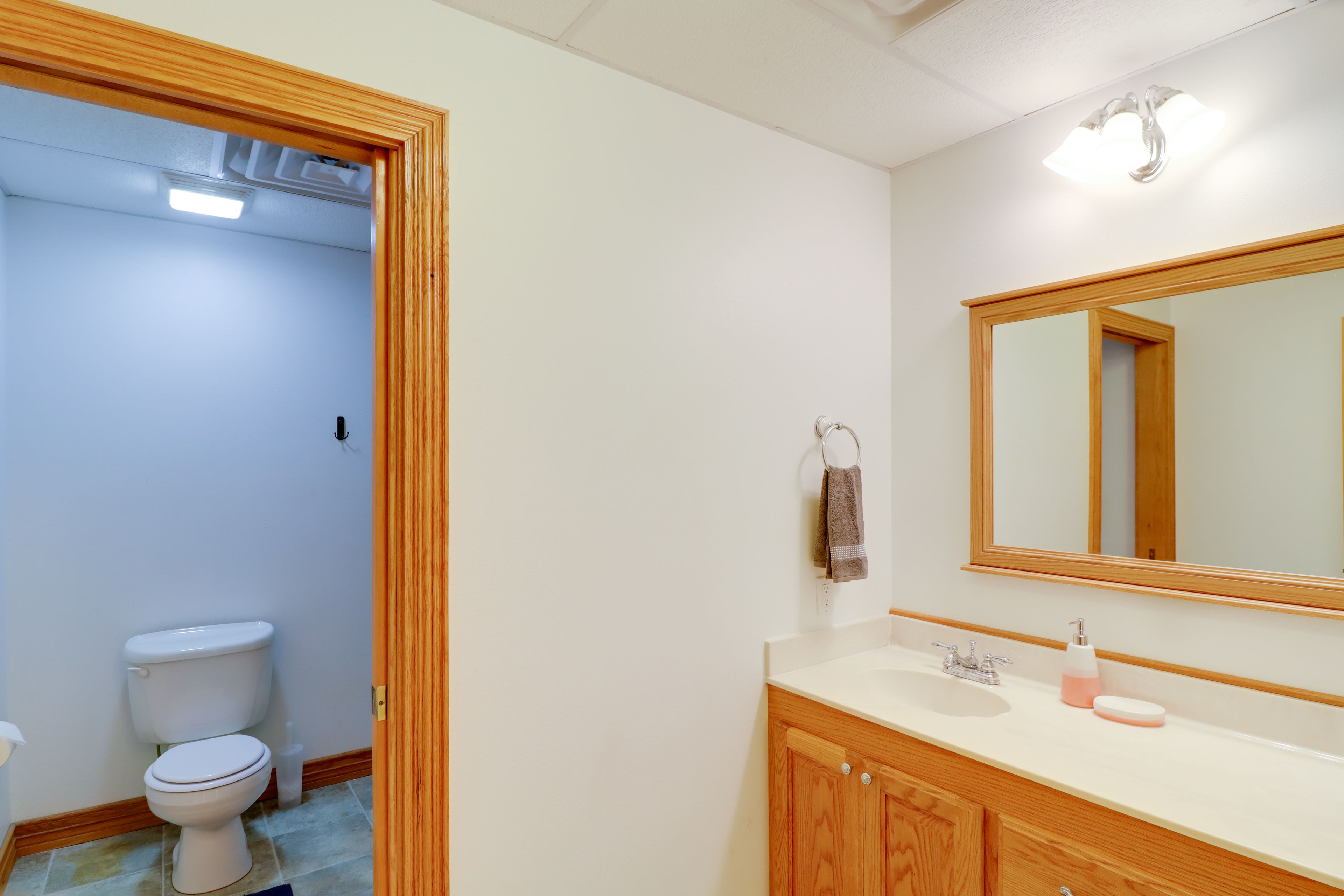 Bathroom | 1st Floor