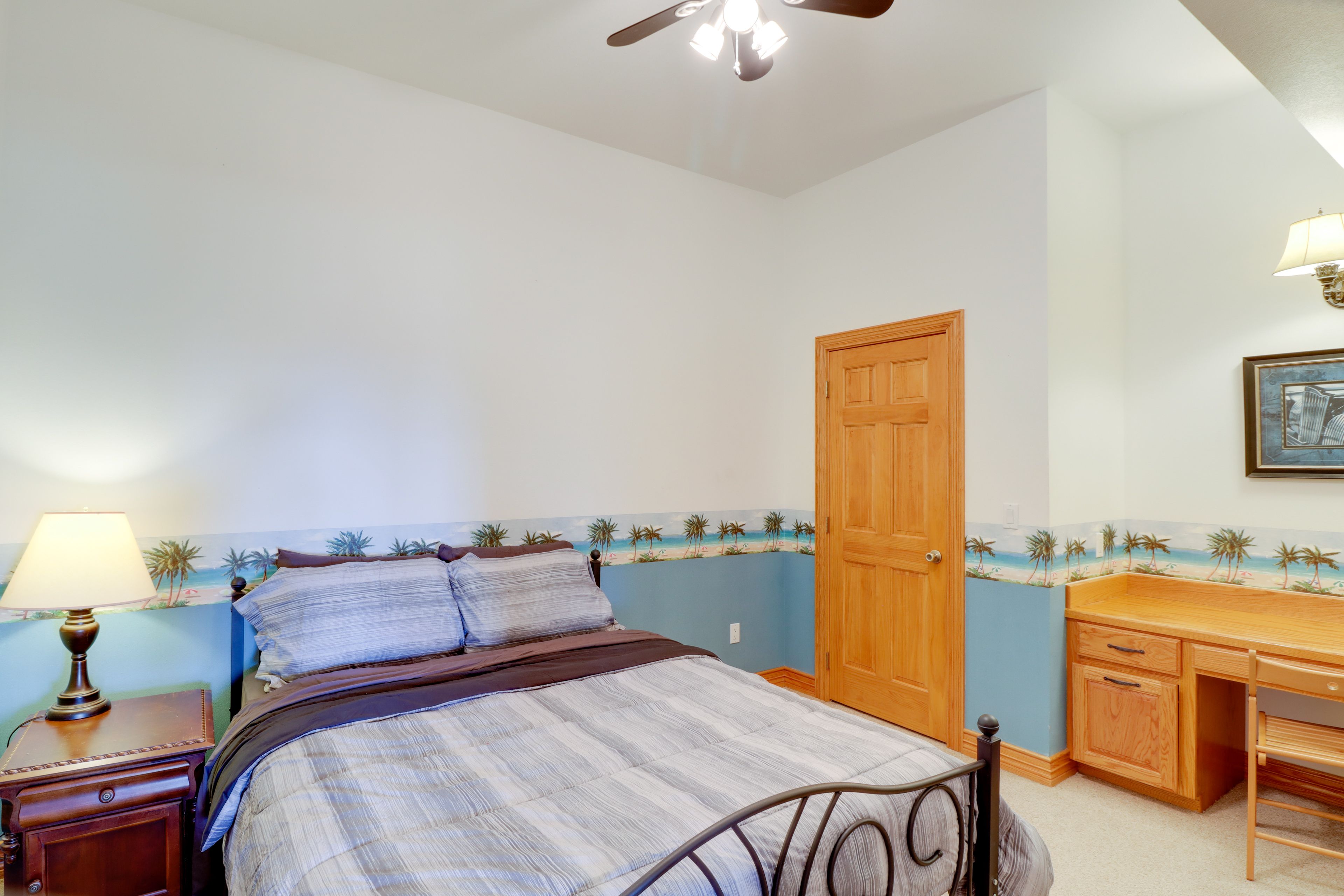 Bedroom 3 | Queen Bed | Basement Level