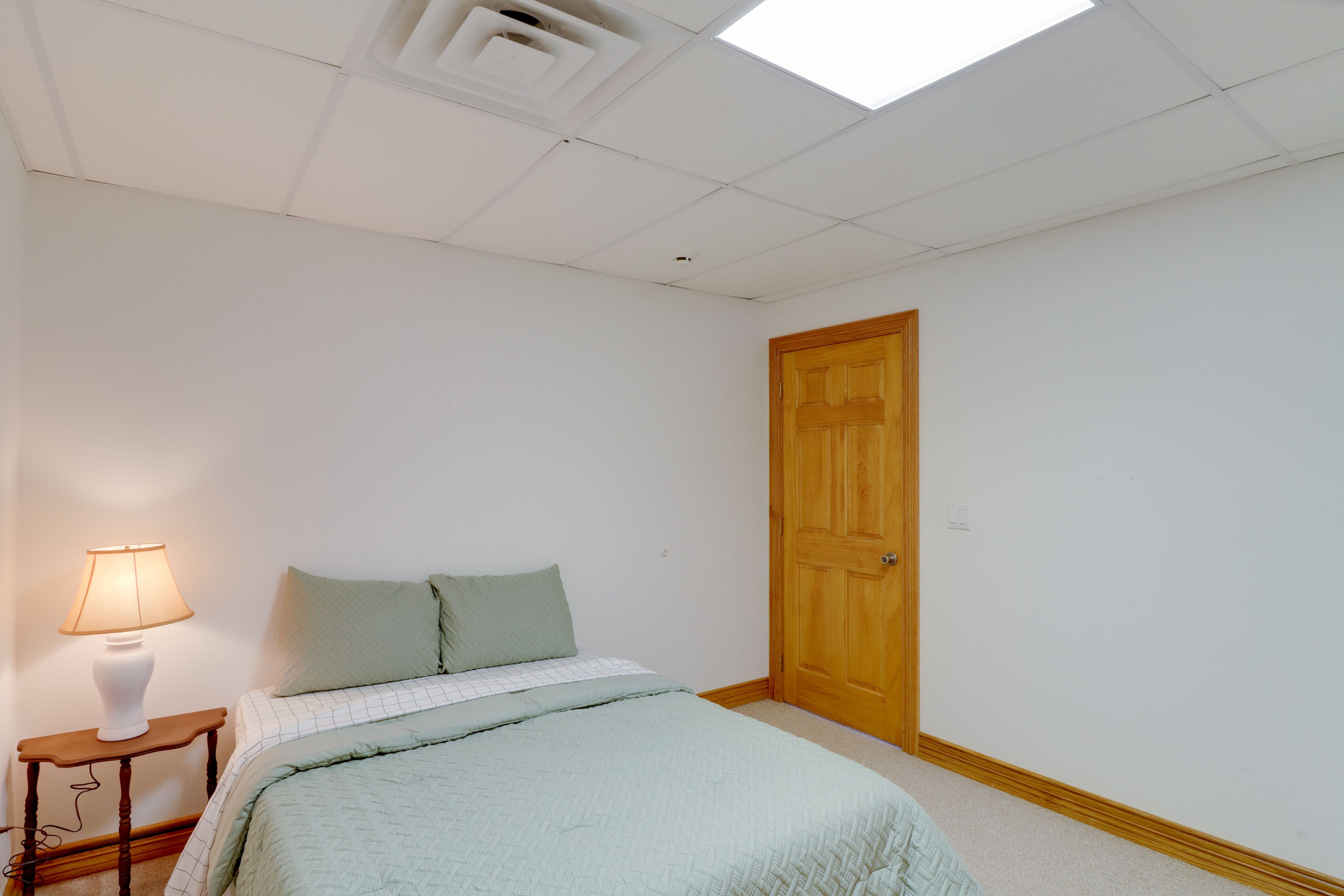 Bedroom 4 | Queen Bed | Jack-and-Jill Bathroom | Basement Level