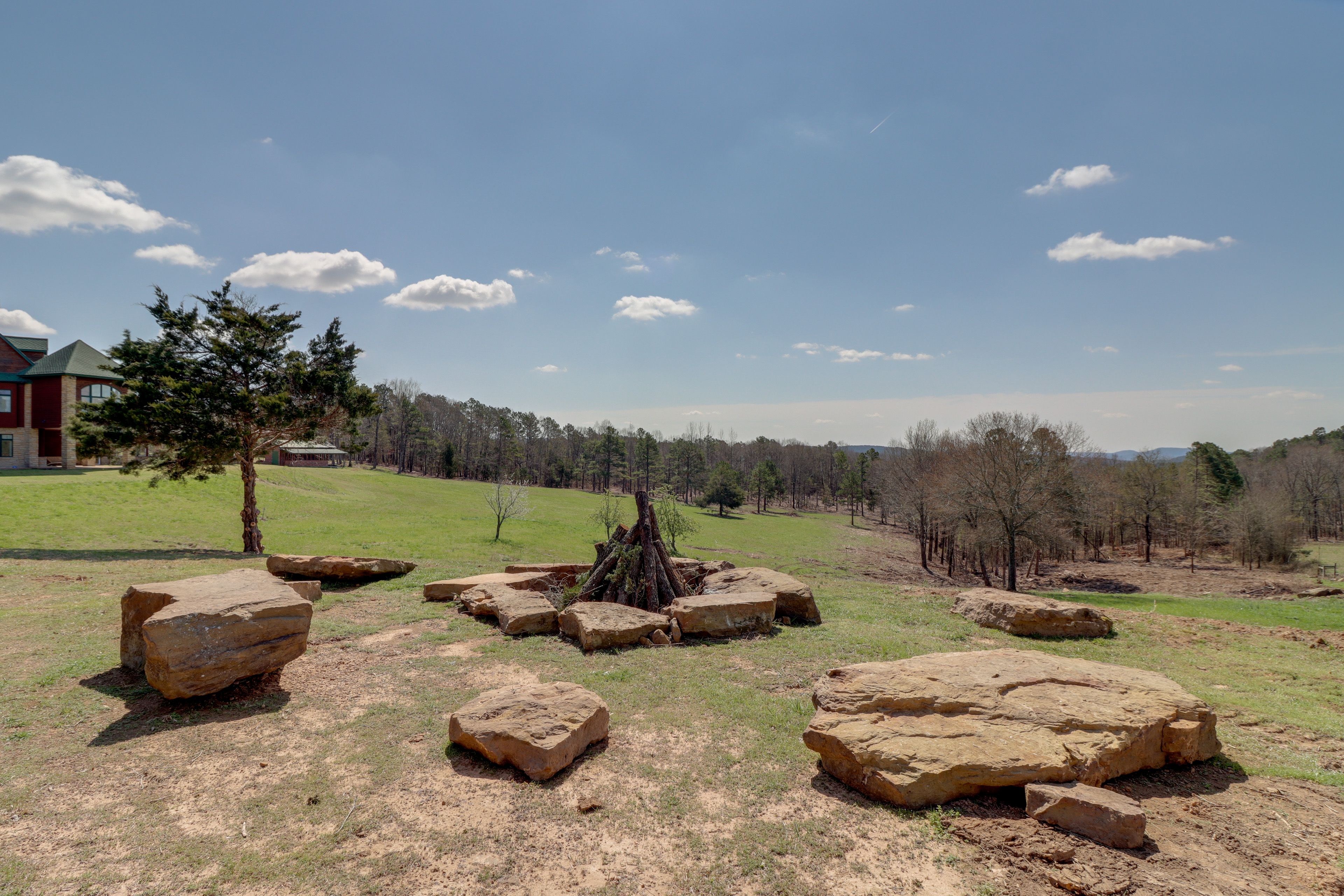 Private Yard | Fire Pit