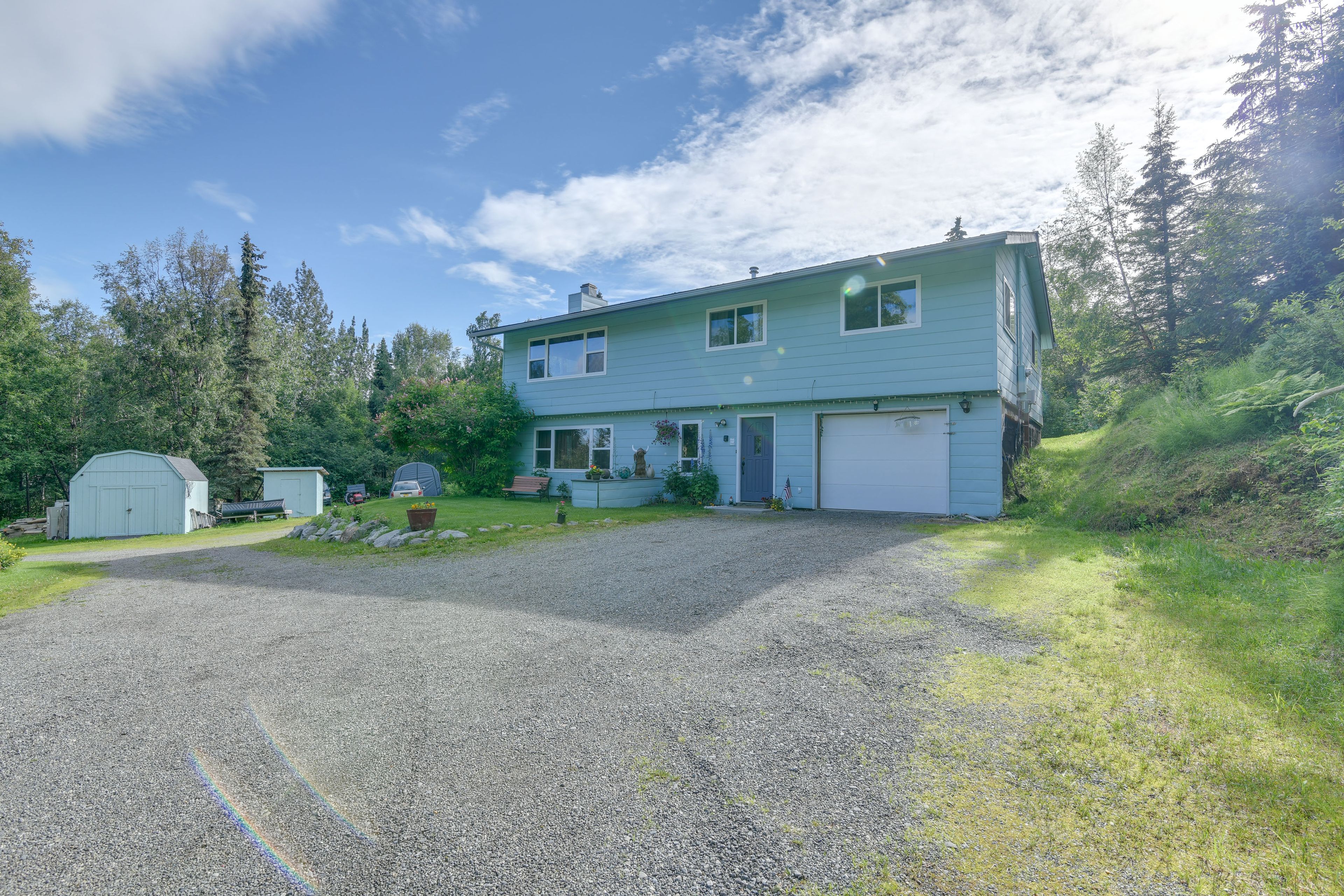 Property Exterior | Large Circle Driveway (4 Vehicles) | RV/Boat/Trailer Parking