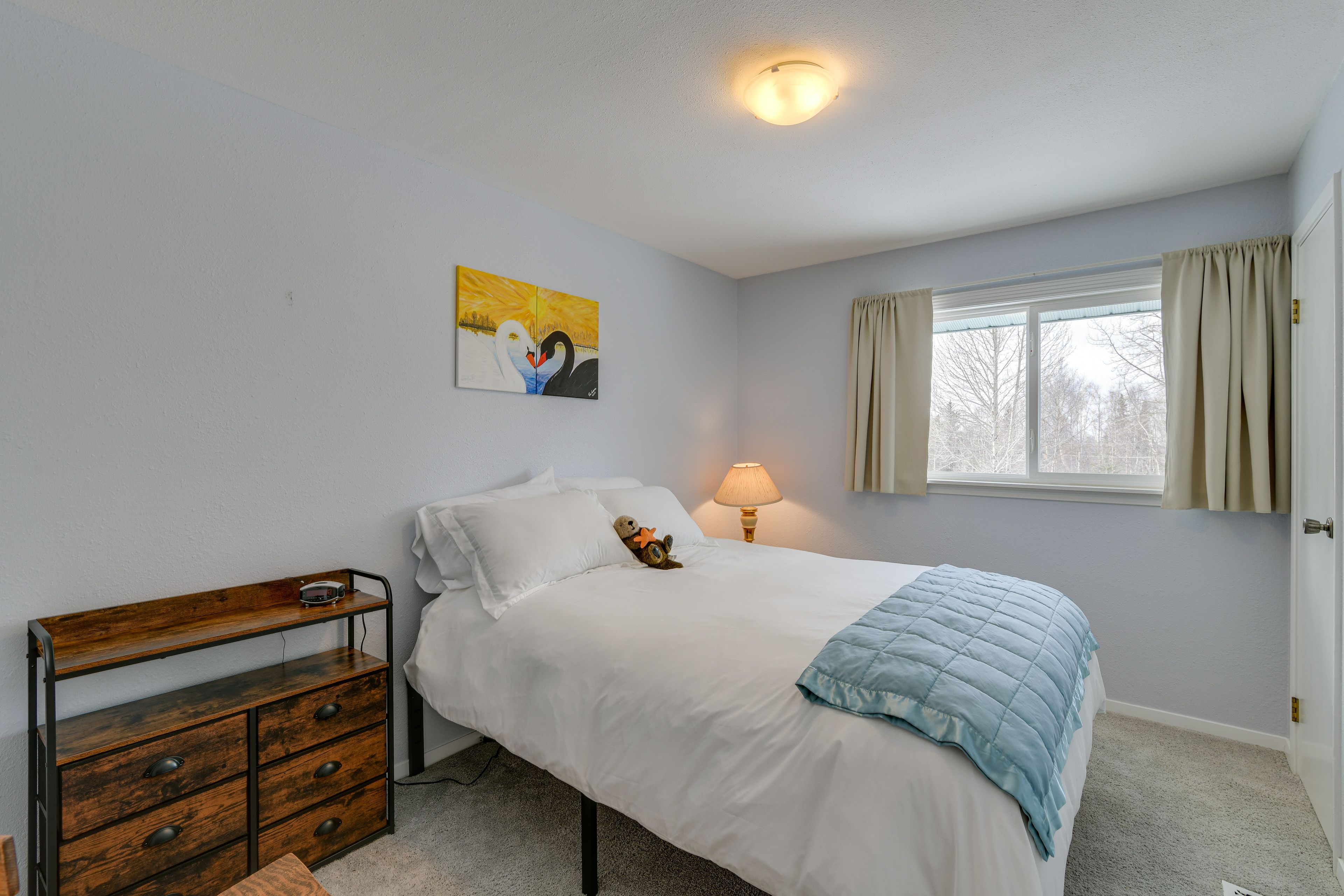 Bedroom 2 (Blue Bear) | Queen Bed
