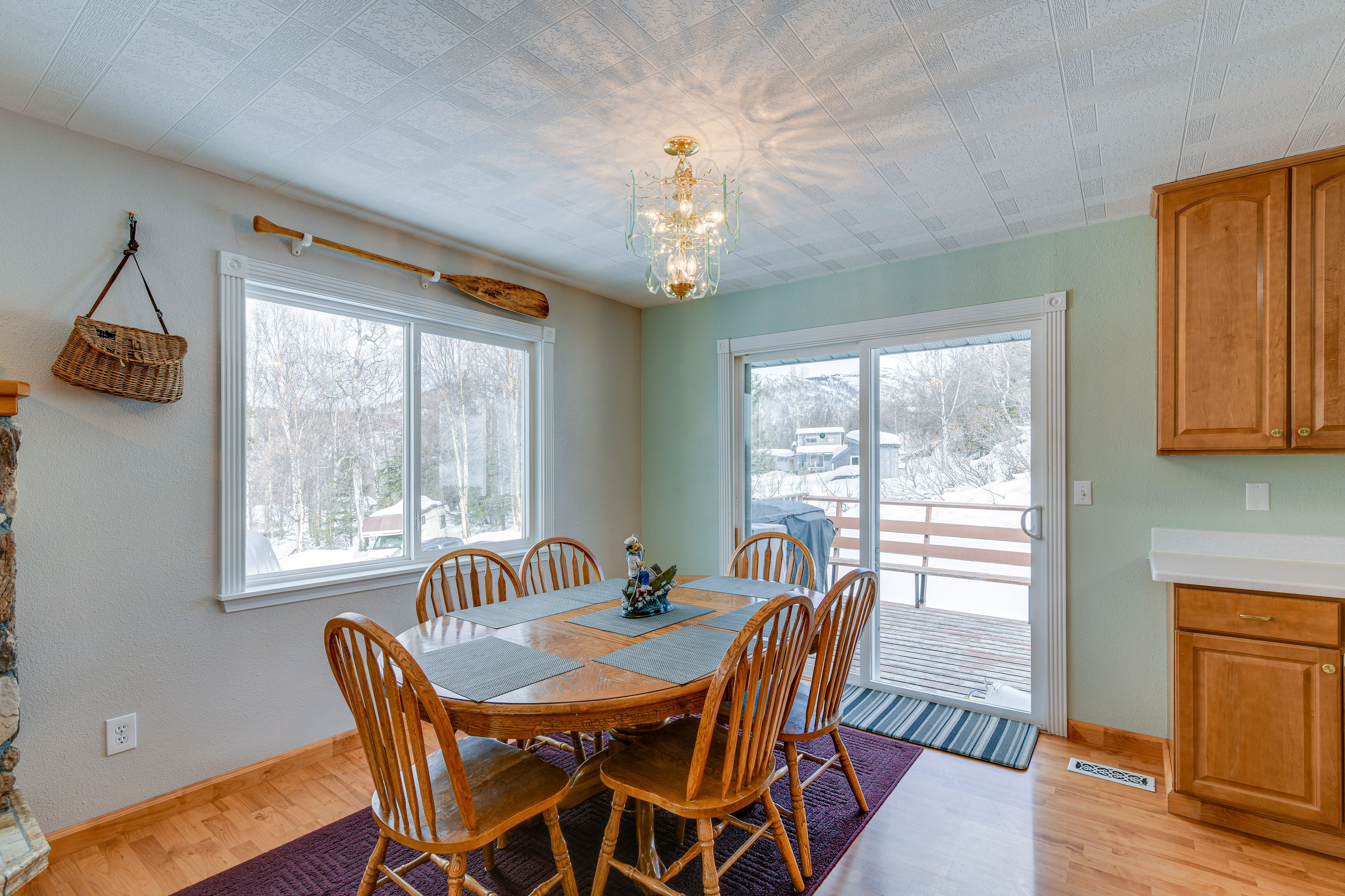 Dining Room | No A/C | Free WiFi (201 Mbps)