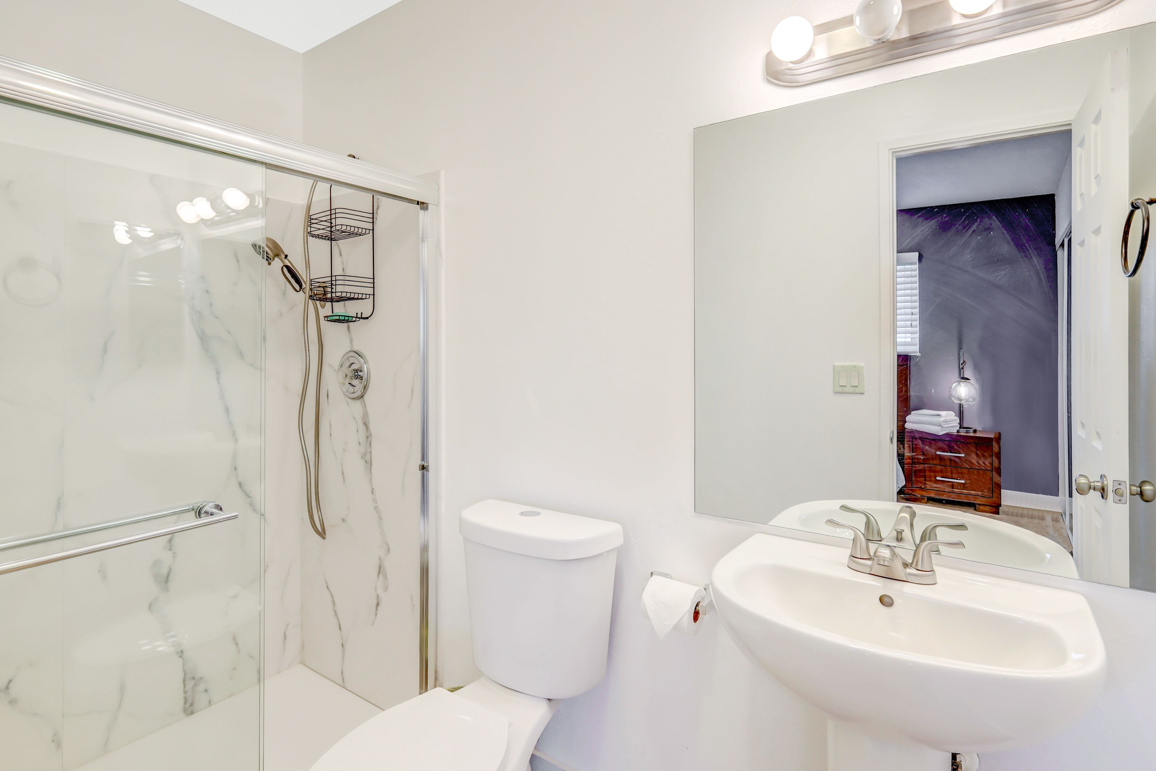 Full Bathroom | Towels & Linens Provided