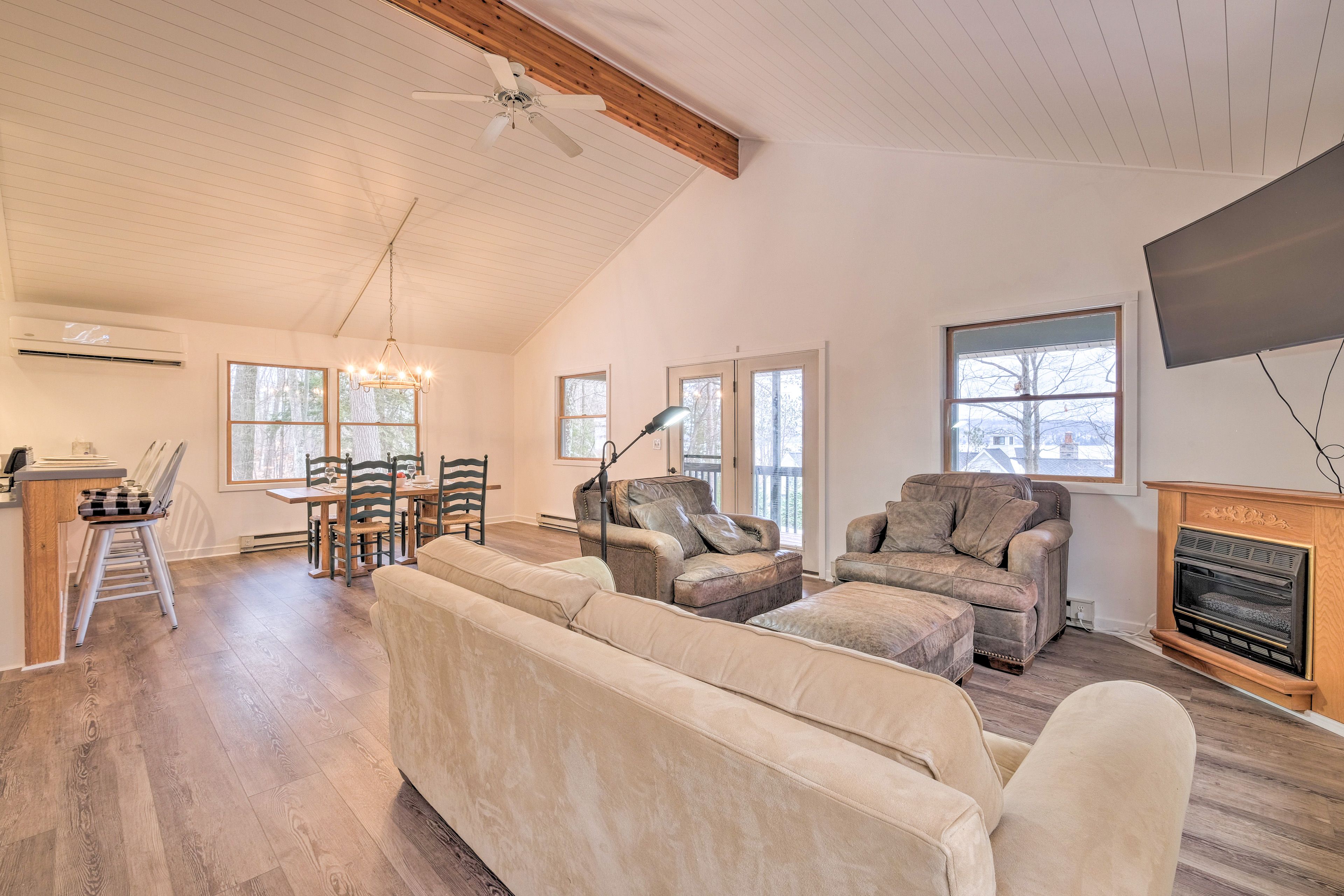 Walloon Lake Vacation Rental | 3BR | 2BA | Step-Free Entry
