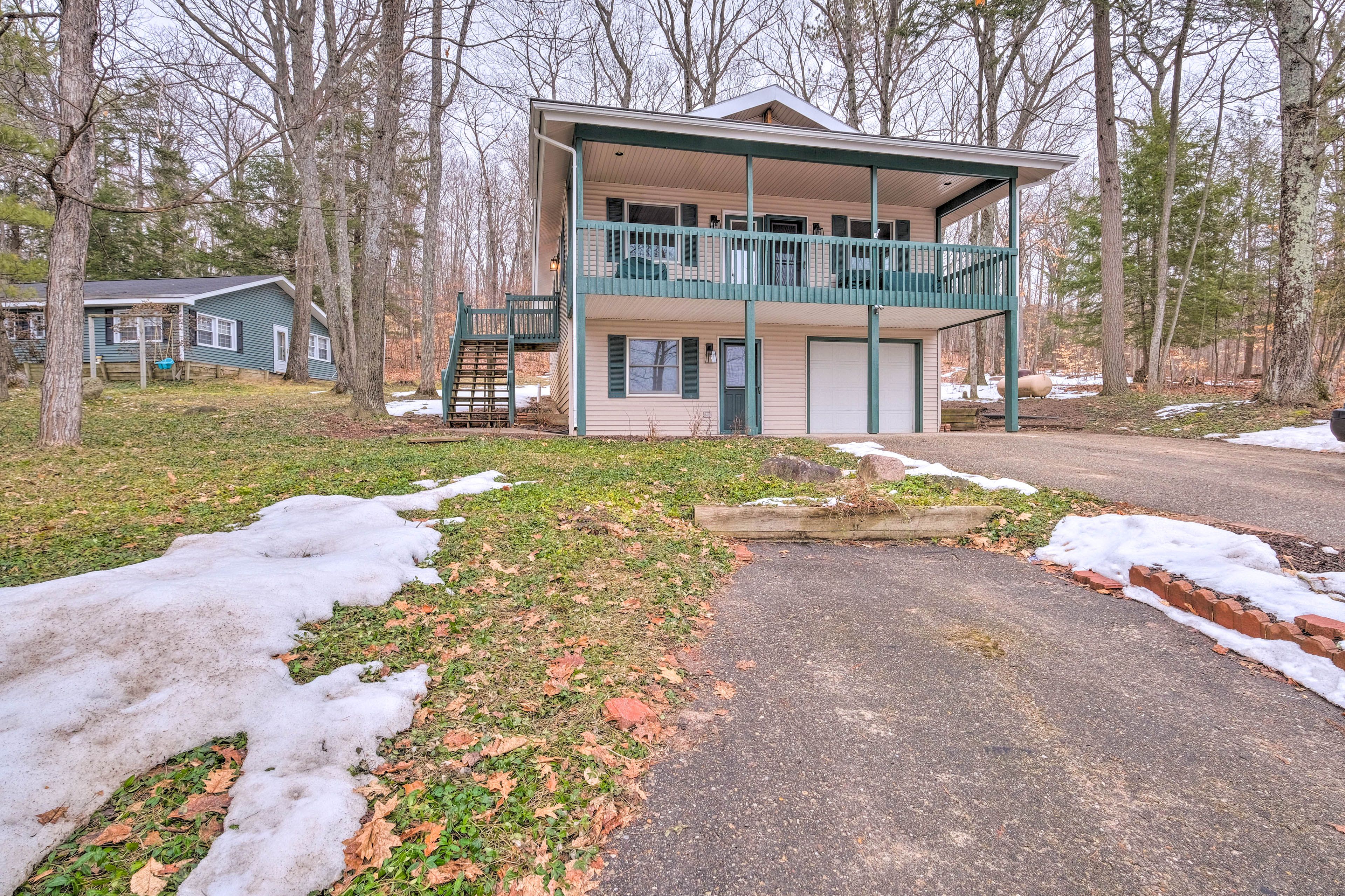 Cottage Exterior | Keyless Entry | Free WiFi | 3 Mi to Boyne Valley Vineyards