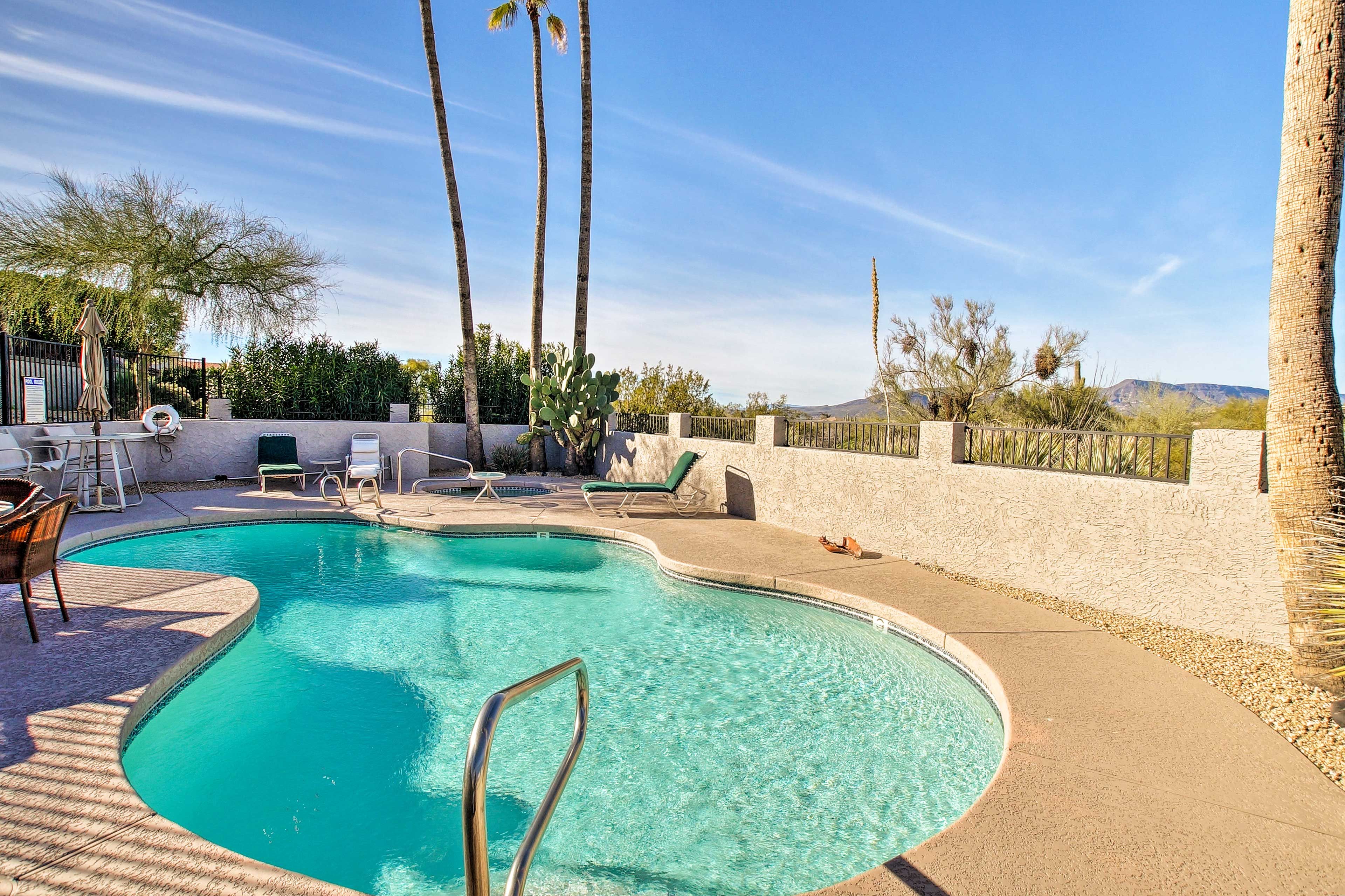 Community Pool | Hot Tub