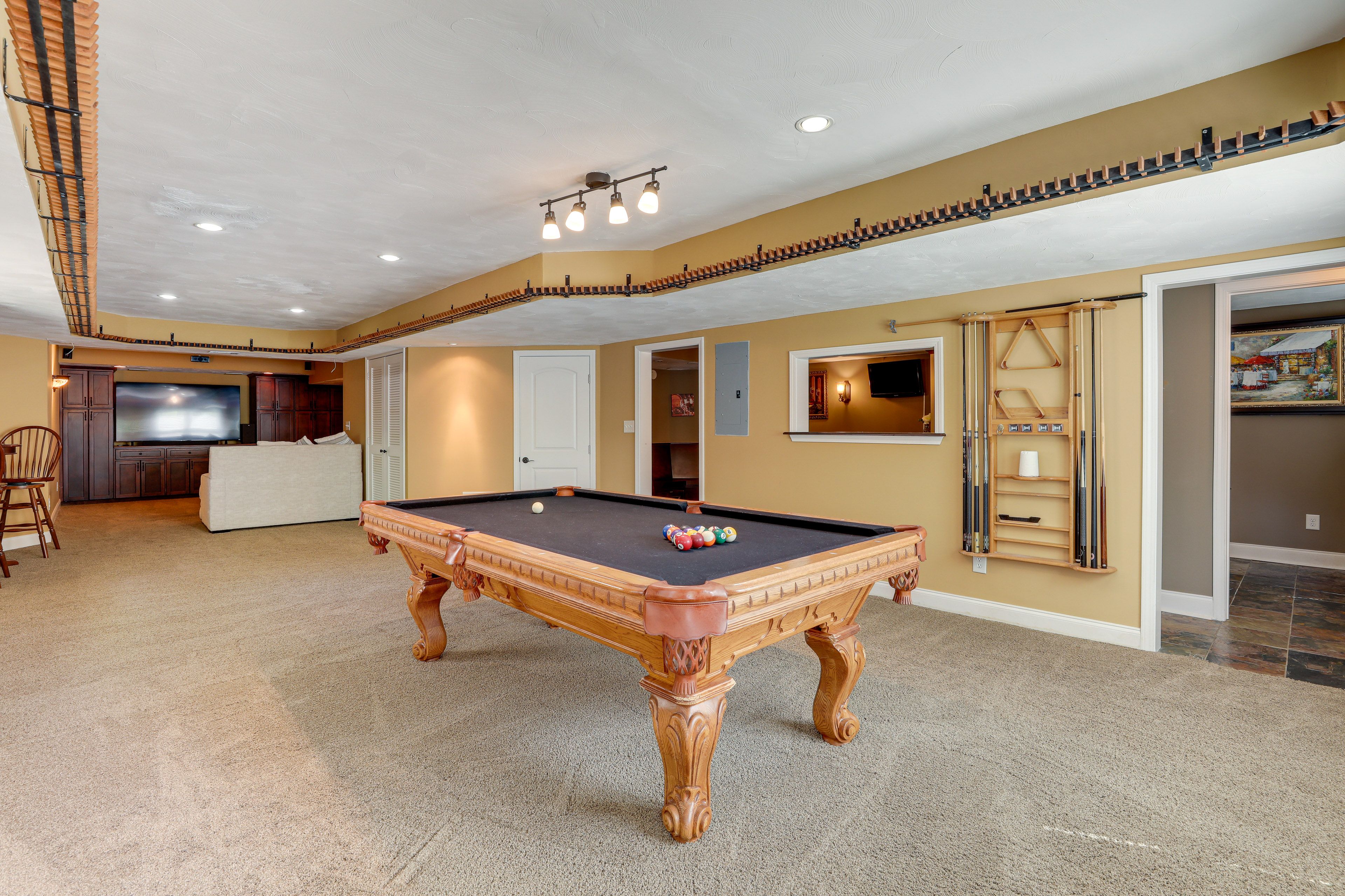 Game Room | Lavish Interior | Upscale Furnishings