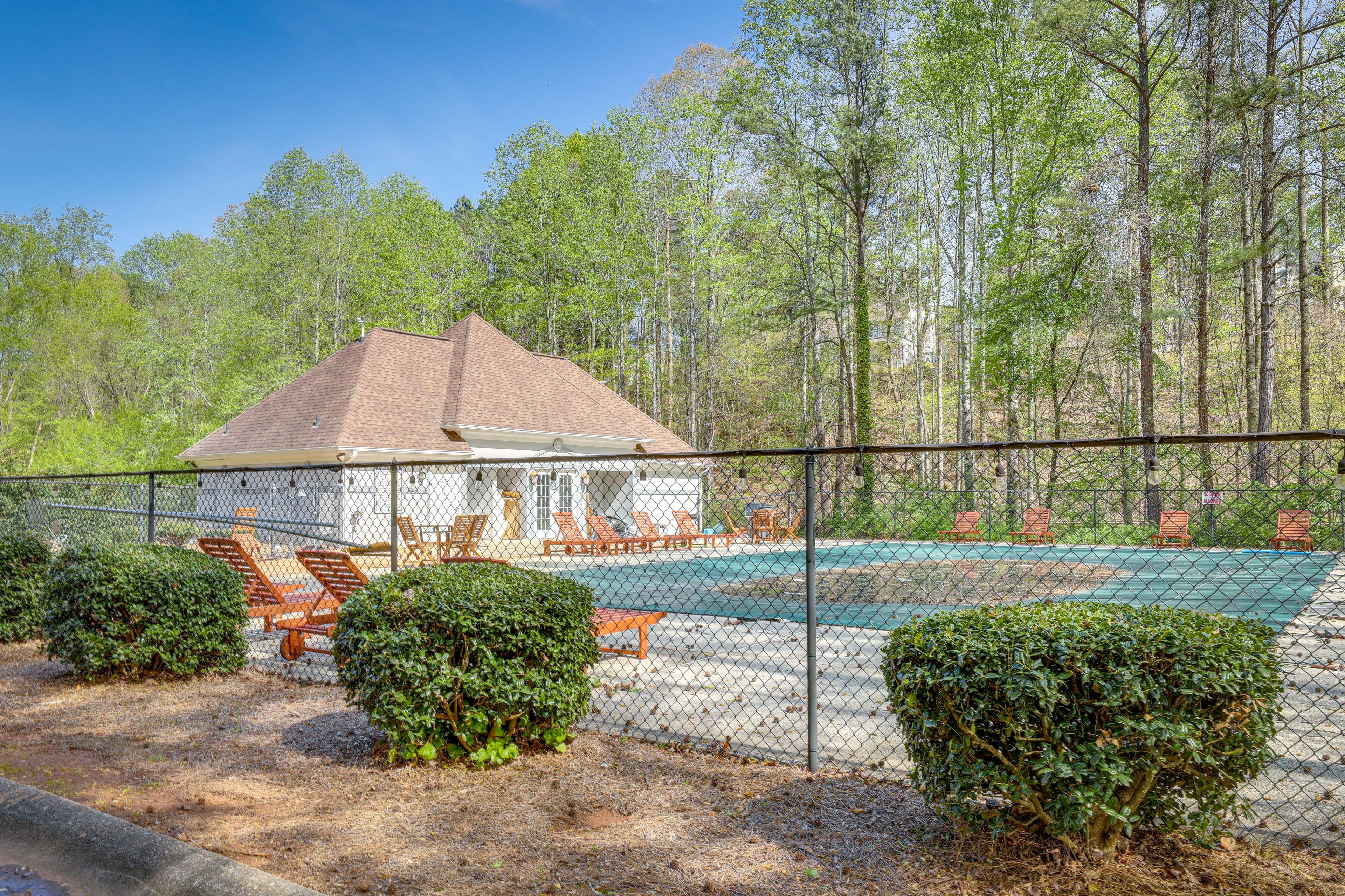 Community Outdoor Pool