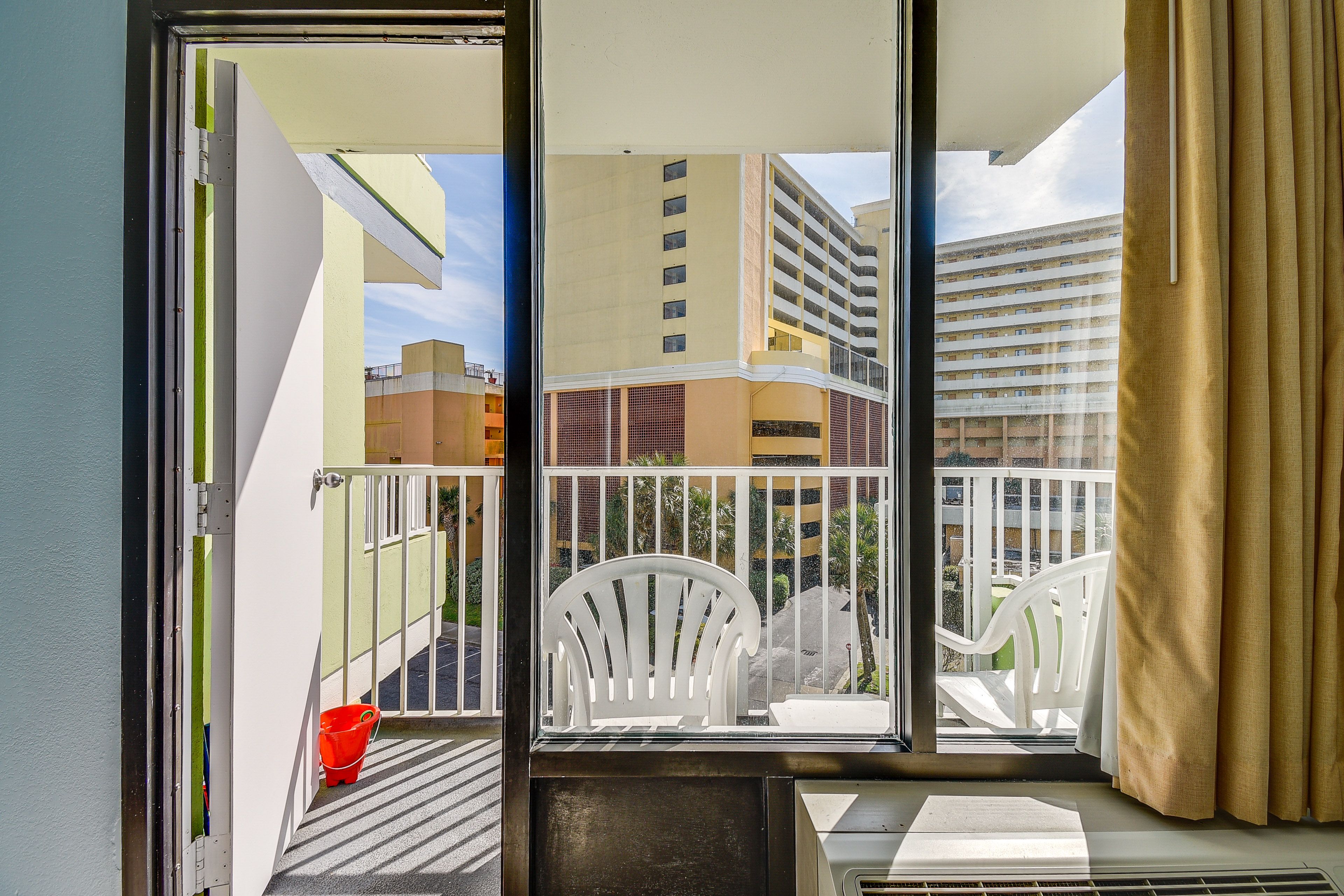 Balcony | Outdoor Seating