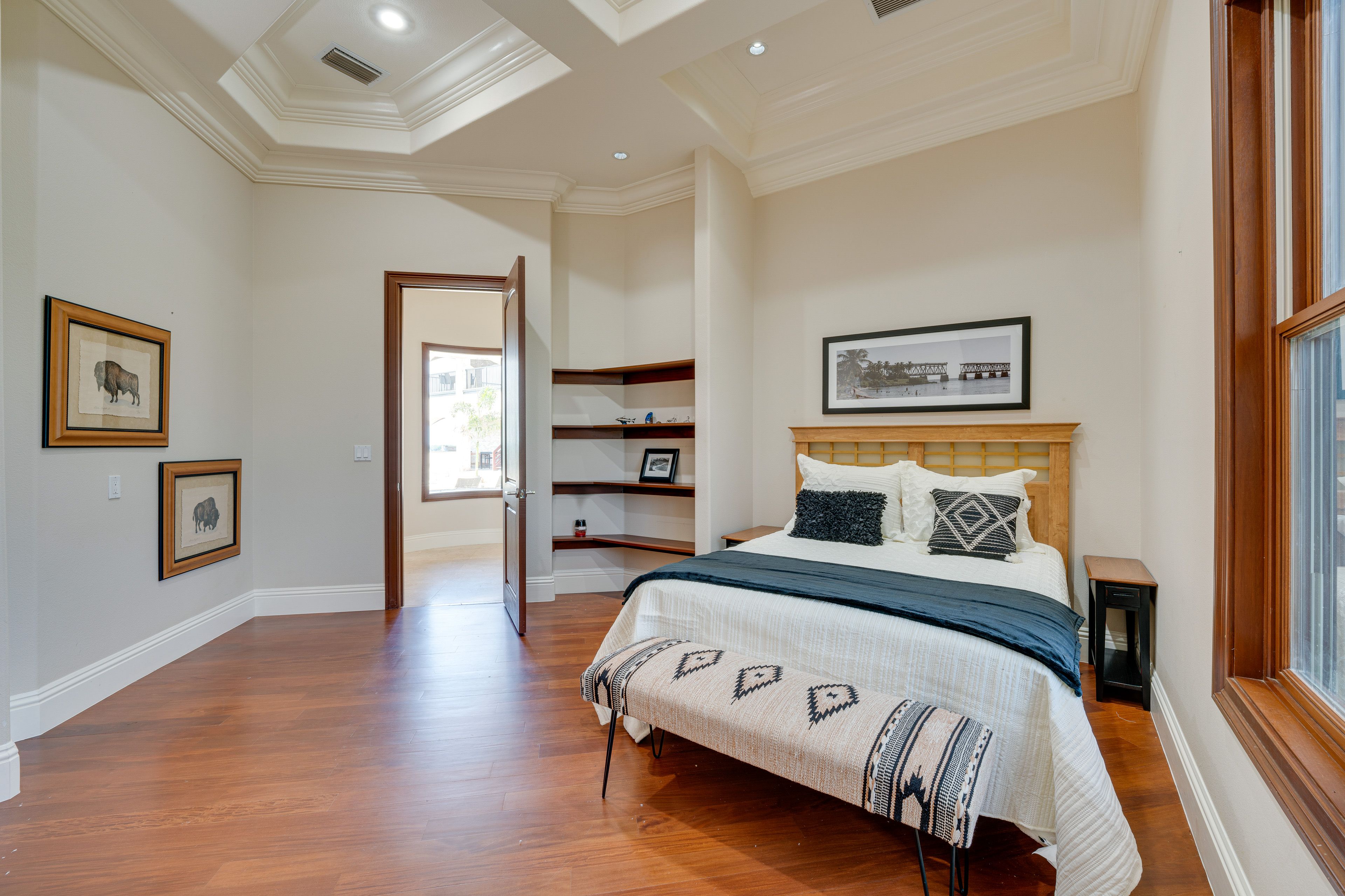 Bedroom 2 | Queen Bed
