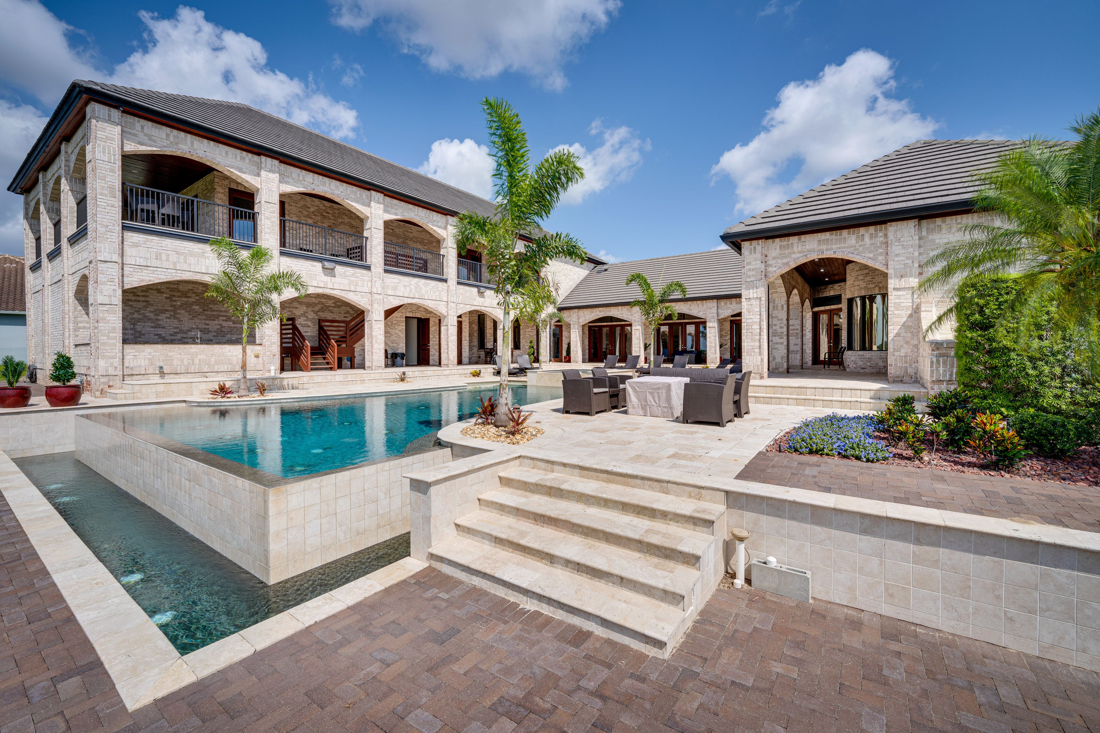 Groveland Vacation Rental | 5BR | 6BA | 6,300 Sq Ft | 2 Steps to Enter