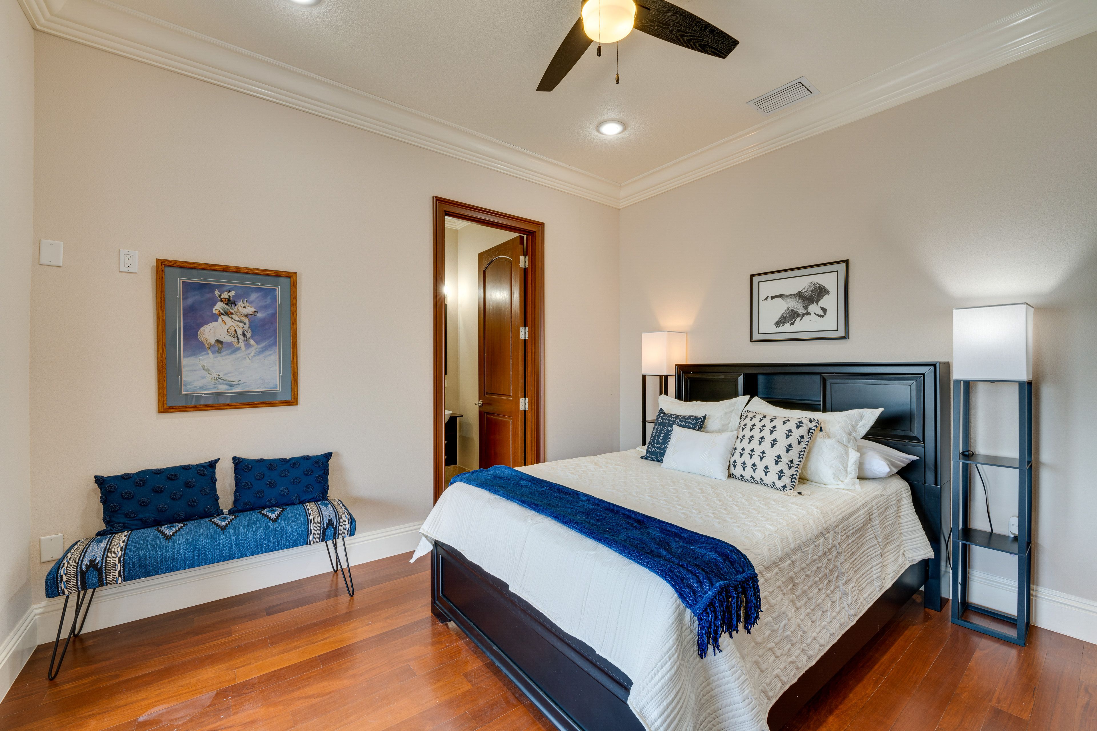 Bedroom 4 | Queen Bed