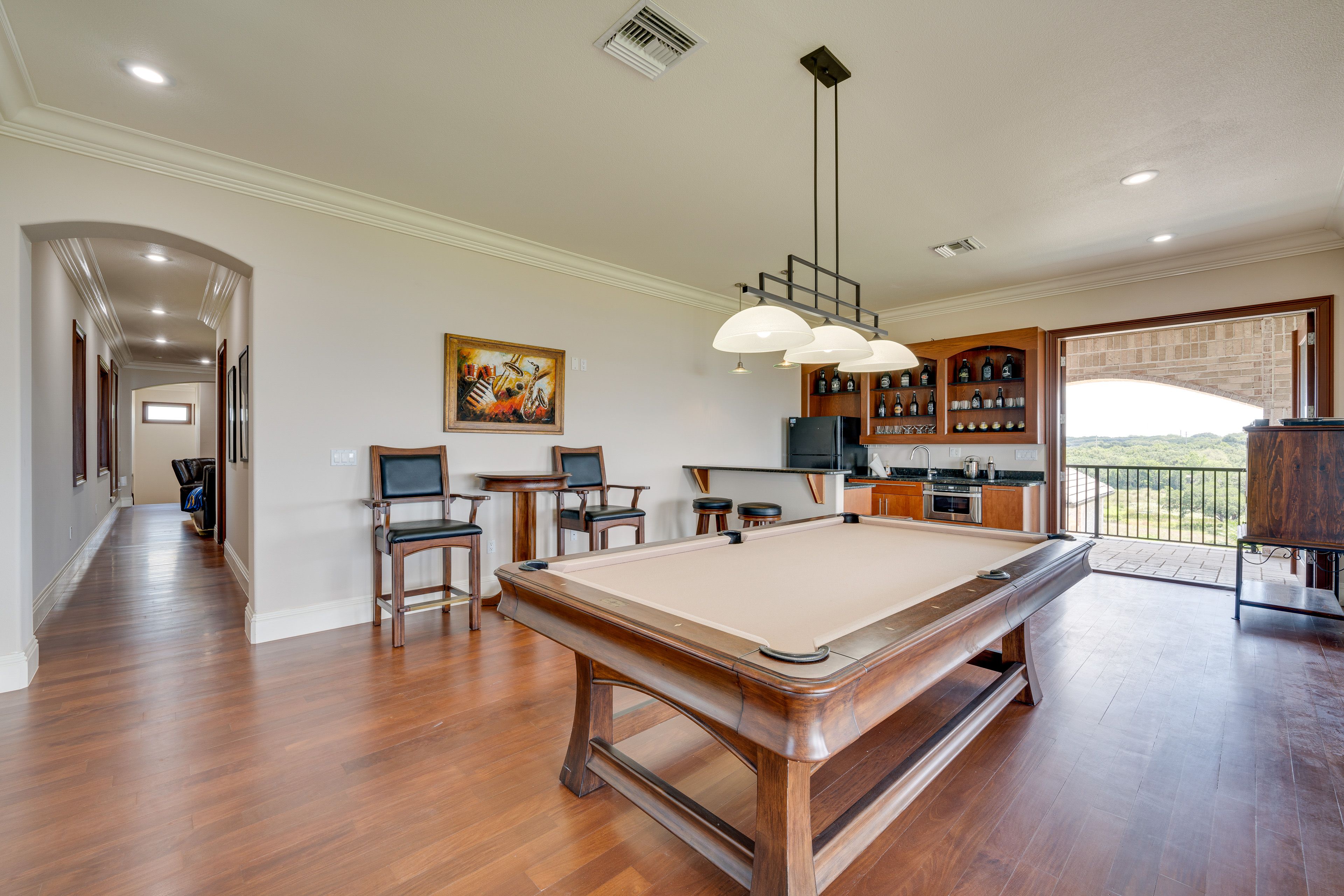 Billiards Lounge | Wet Bar