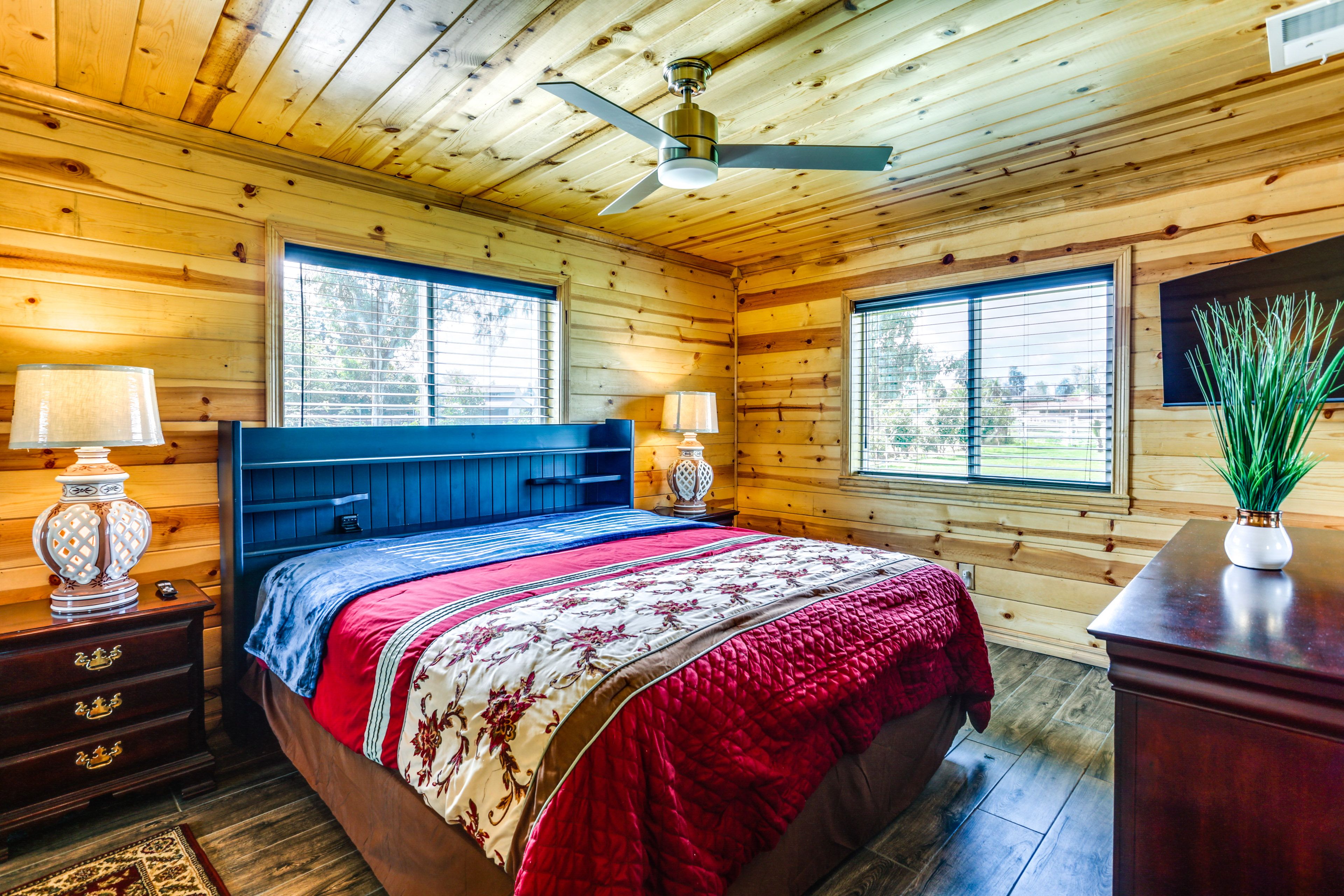 Bedroom 1 | King Bed