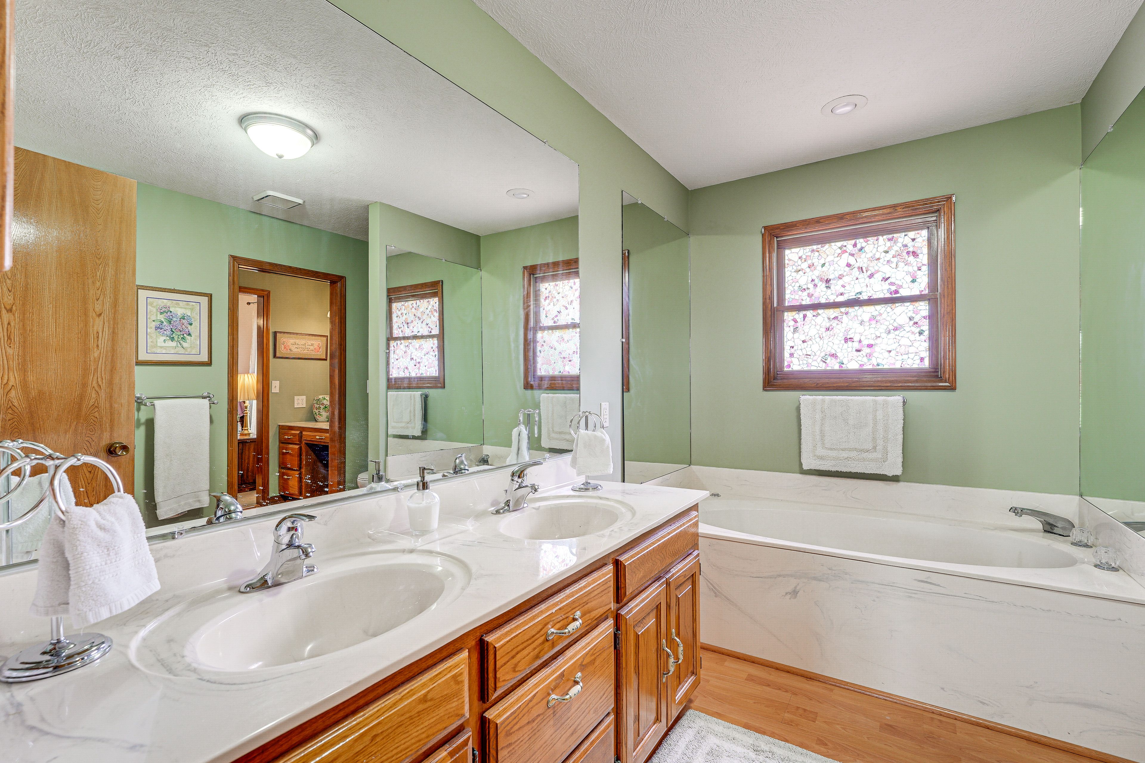 En-Suite Bathroom | 1st Floor | Towels Provided