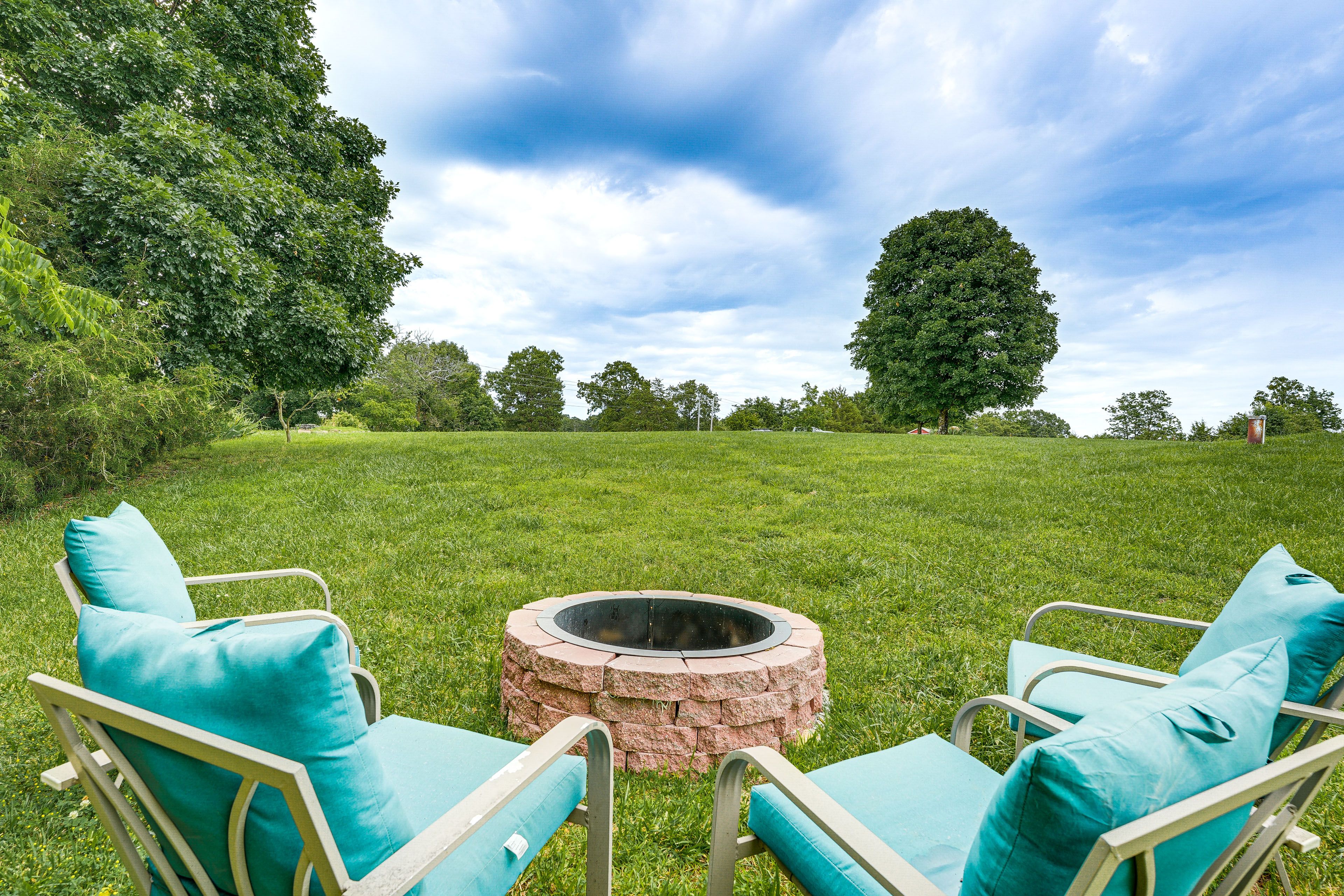 Private Yard | Fire Pit