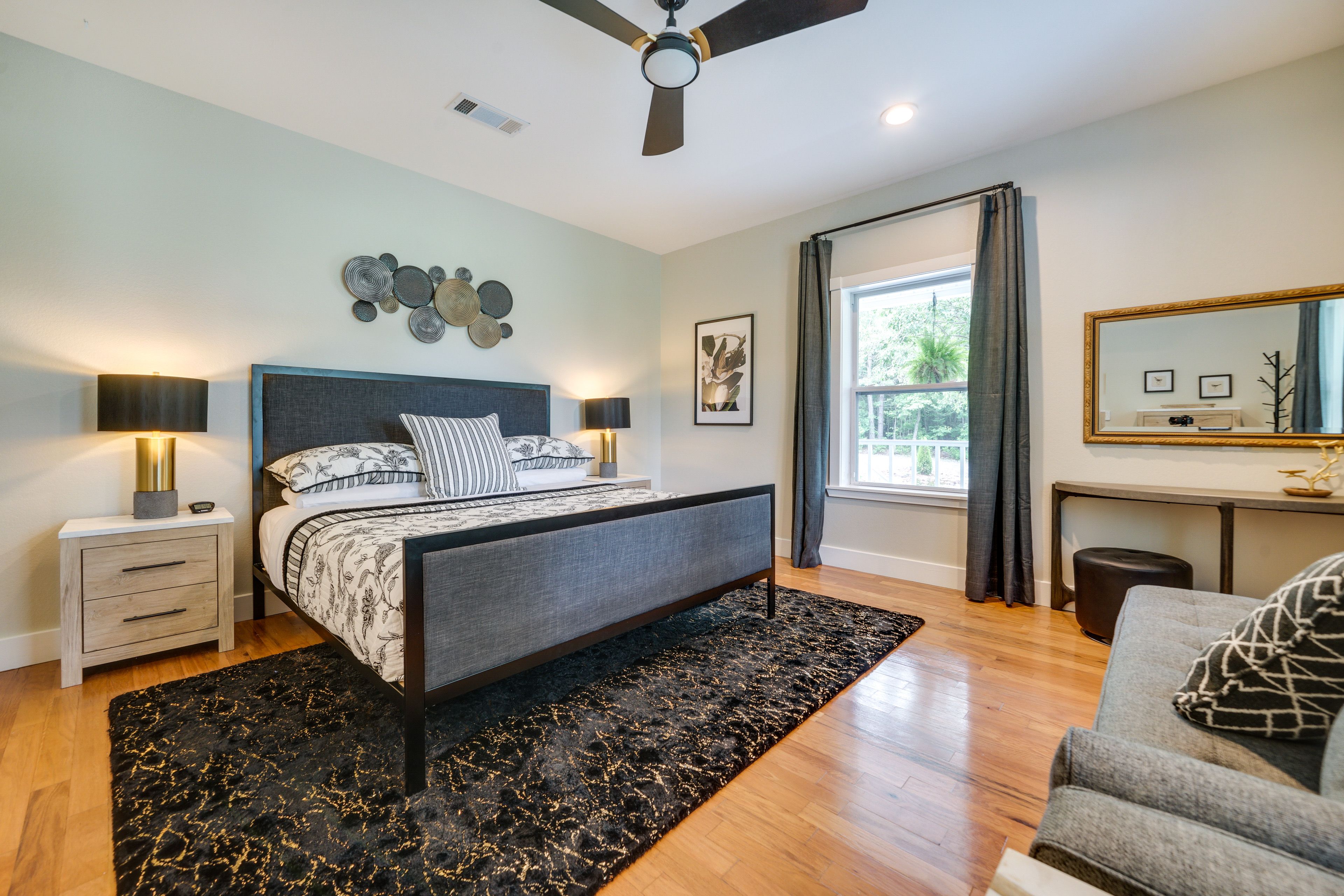 Bedroom 2 | 1st Floor | King Bed