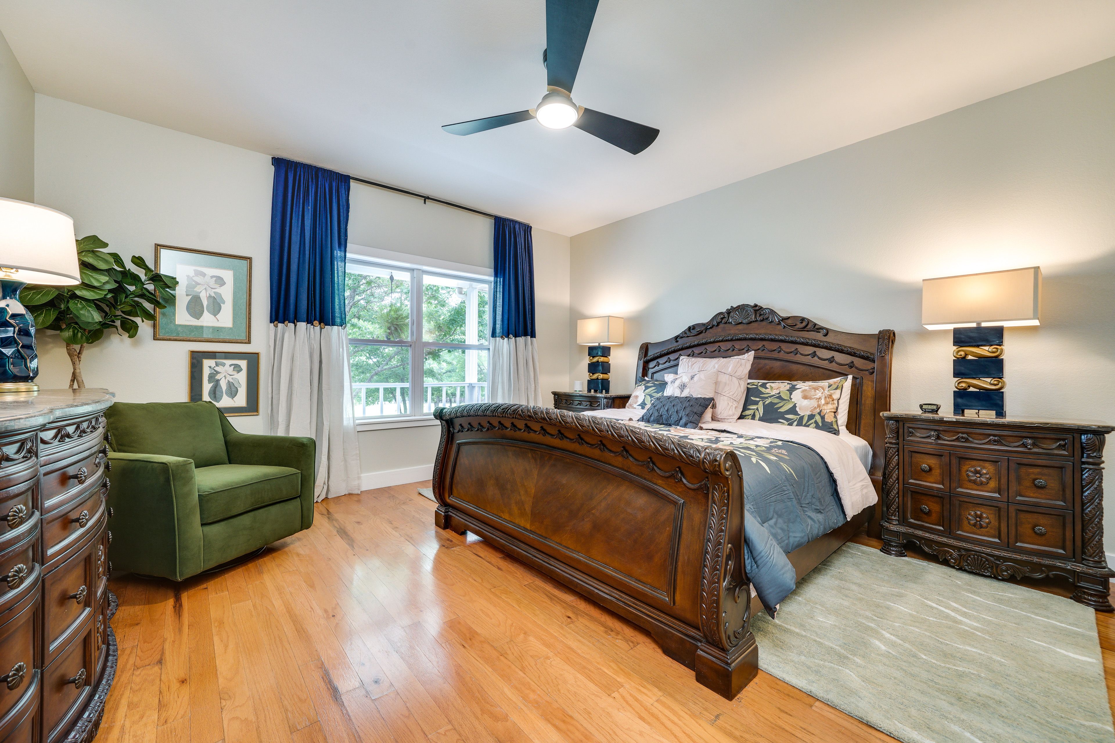 Bedroom 1 | 1st Floor | King Bed | Linens Provided
