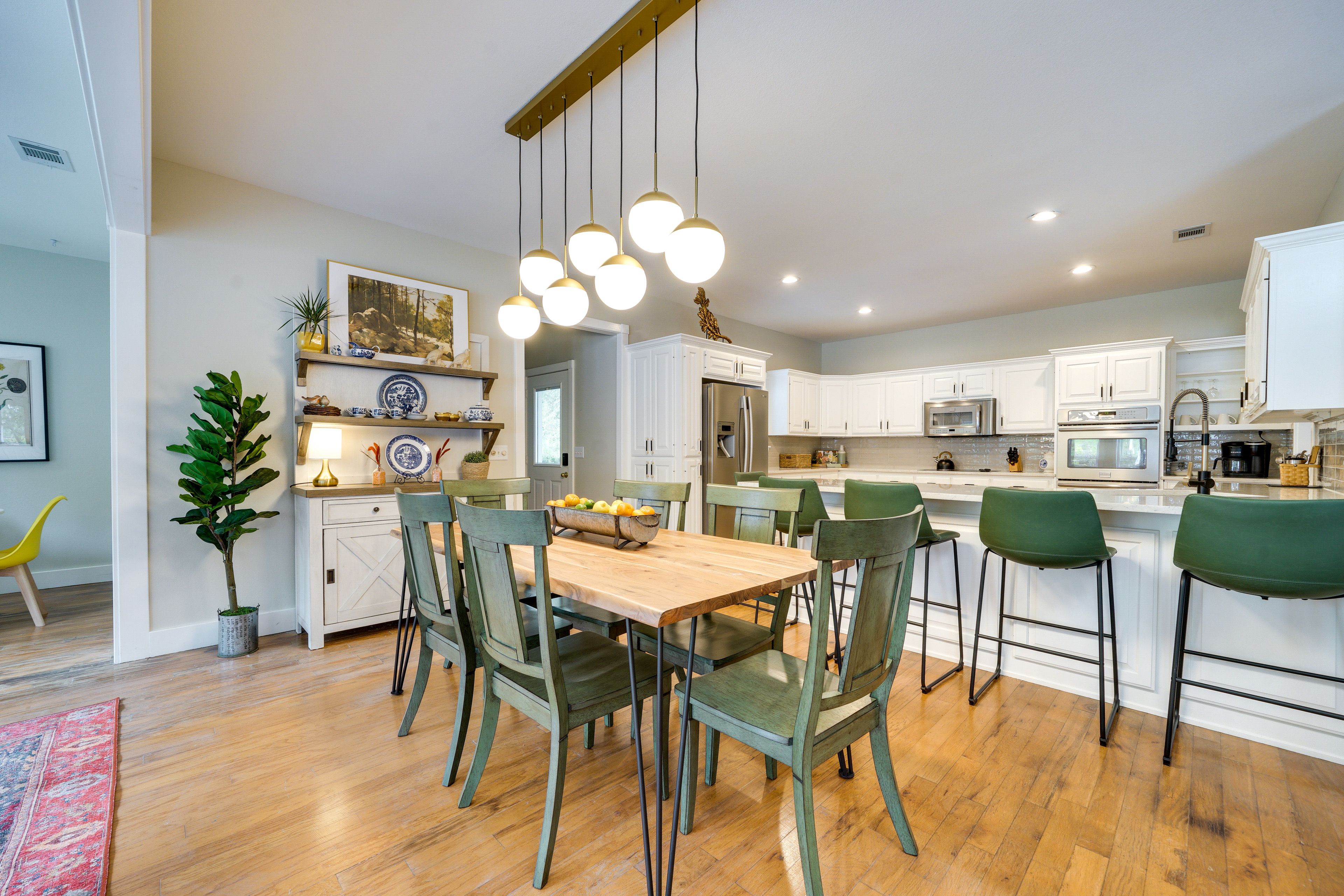 Dining Area | Kitchen
