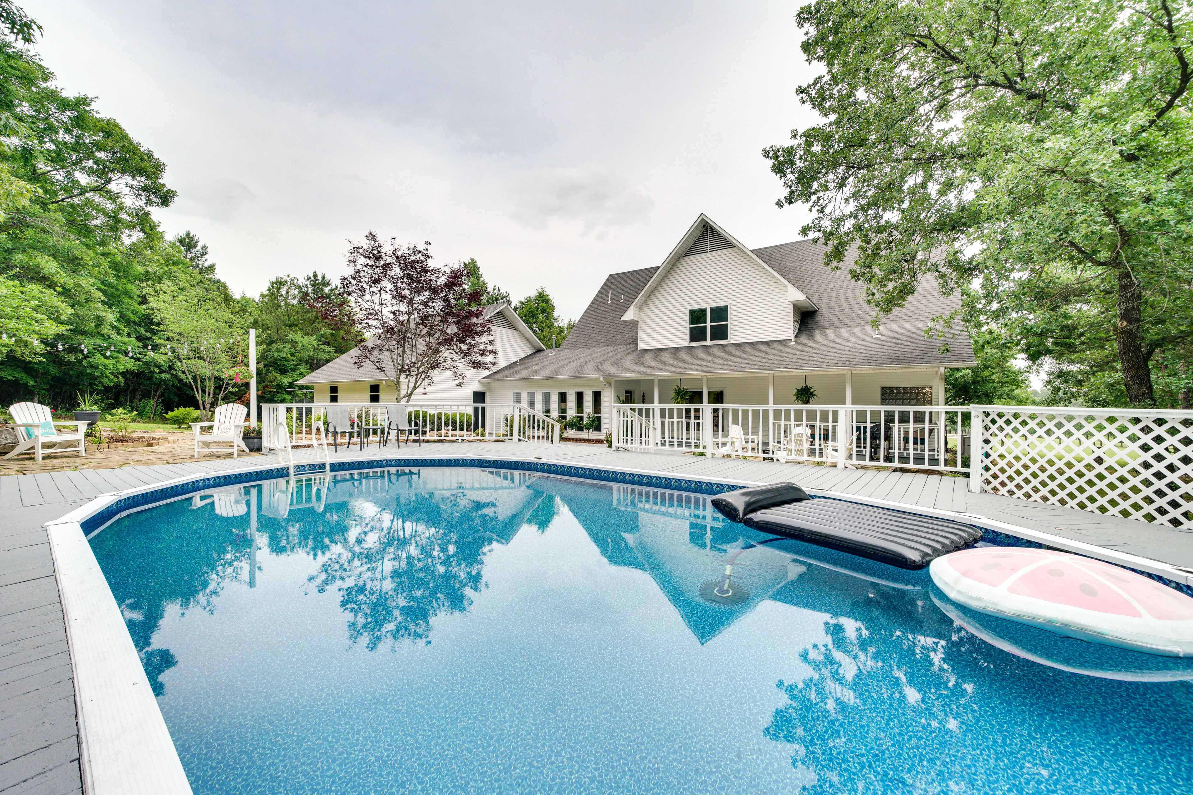 Mena Vacation Rental | 4BR | 4BA | Stairs Required | 4,000 Sq Ft