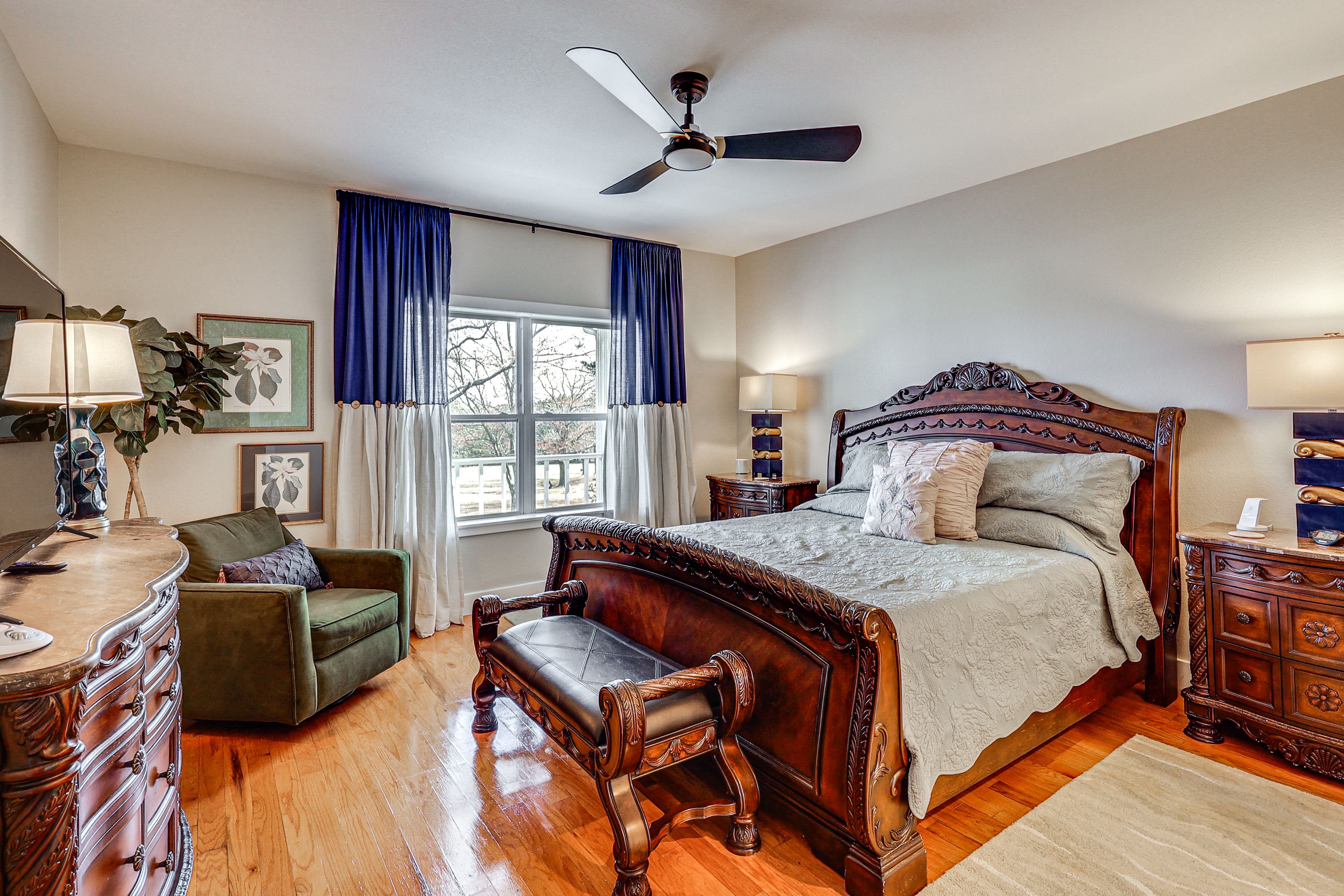 Bedroom 1 | 1st Floor | King Bed | Linens Provided