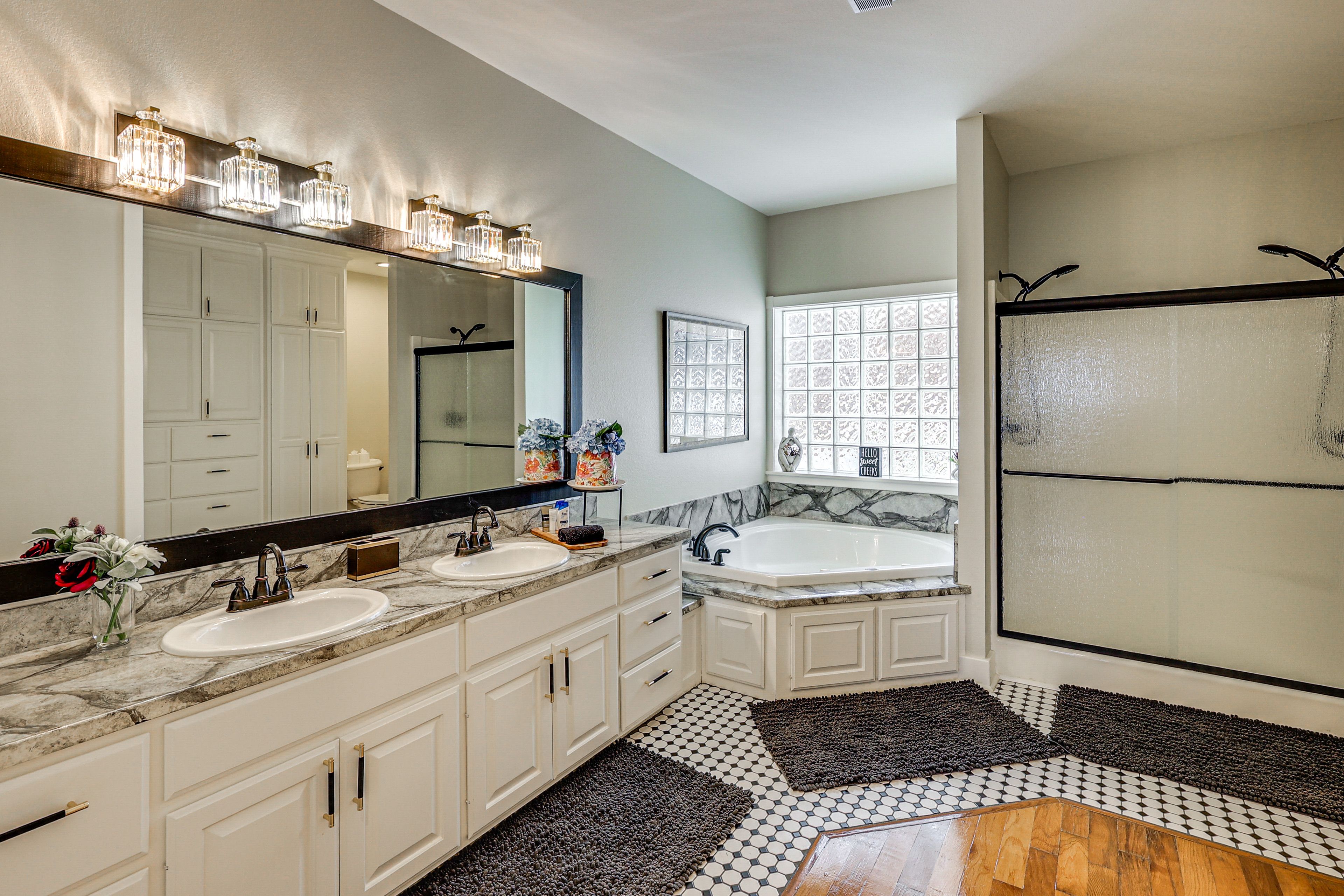 En-Suite Bathroom | 1st Floor | Towels Provided