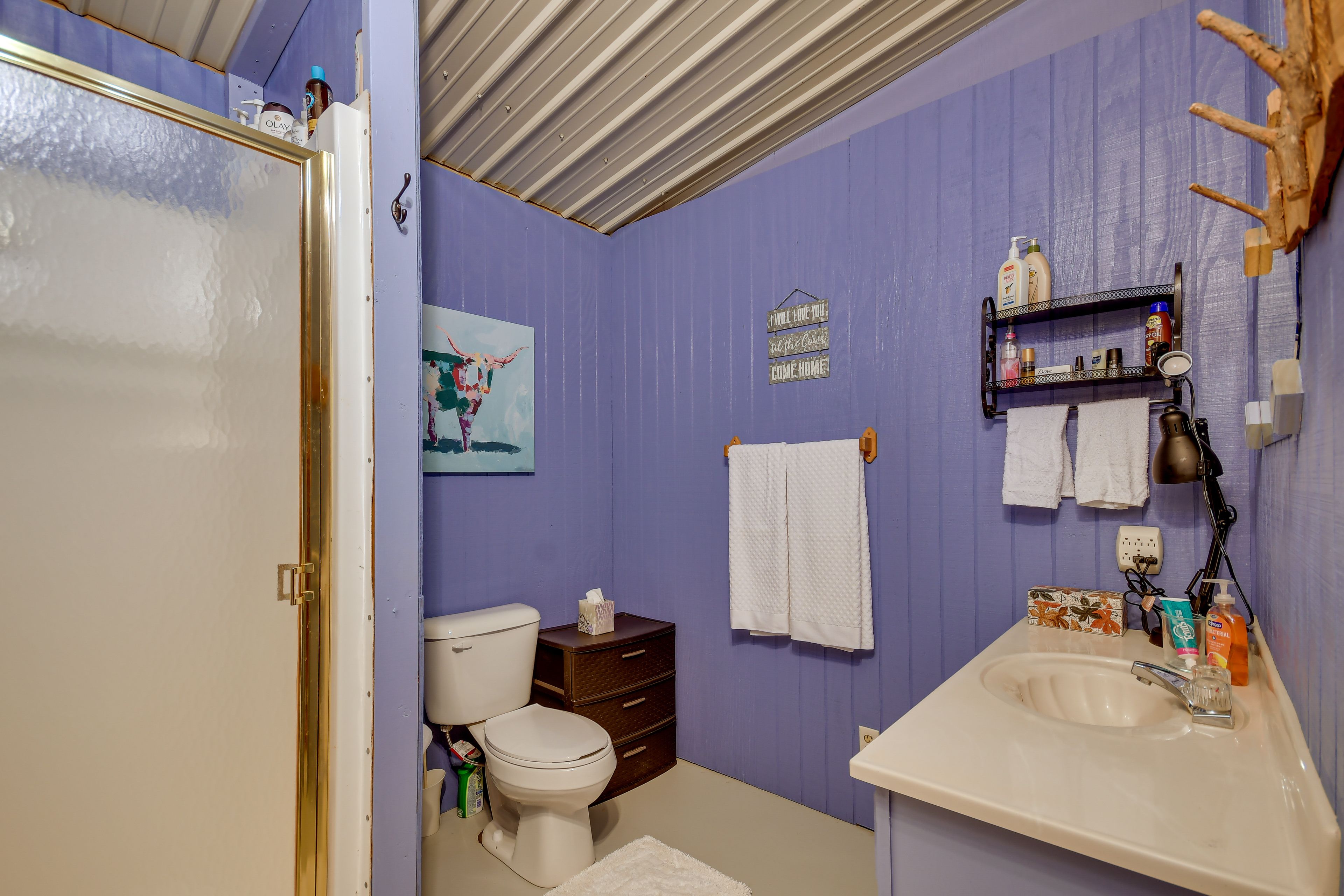 Full Bathroom | Complimentary Toiletries