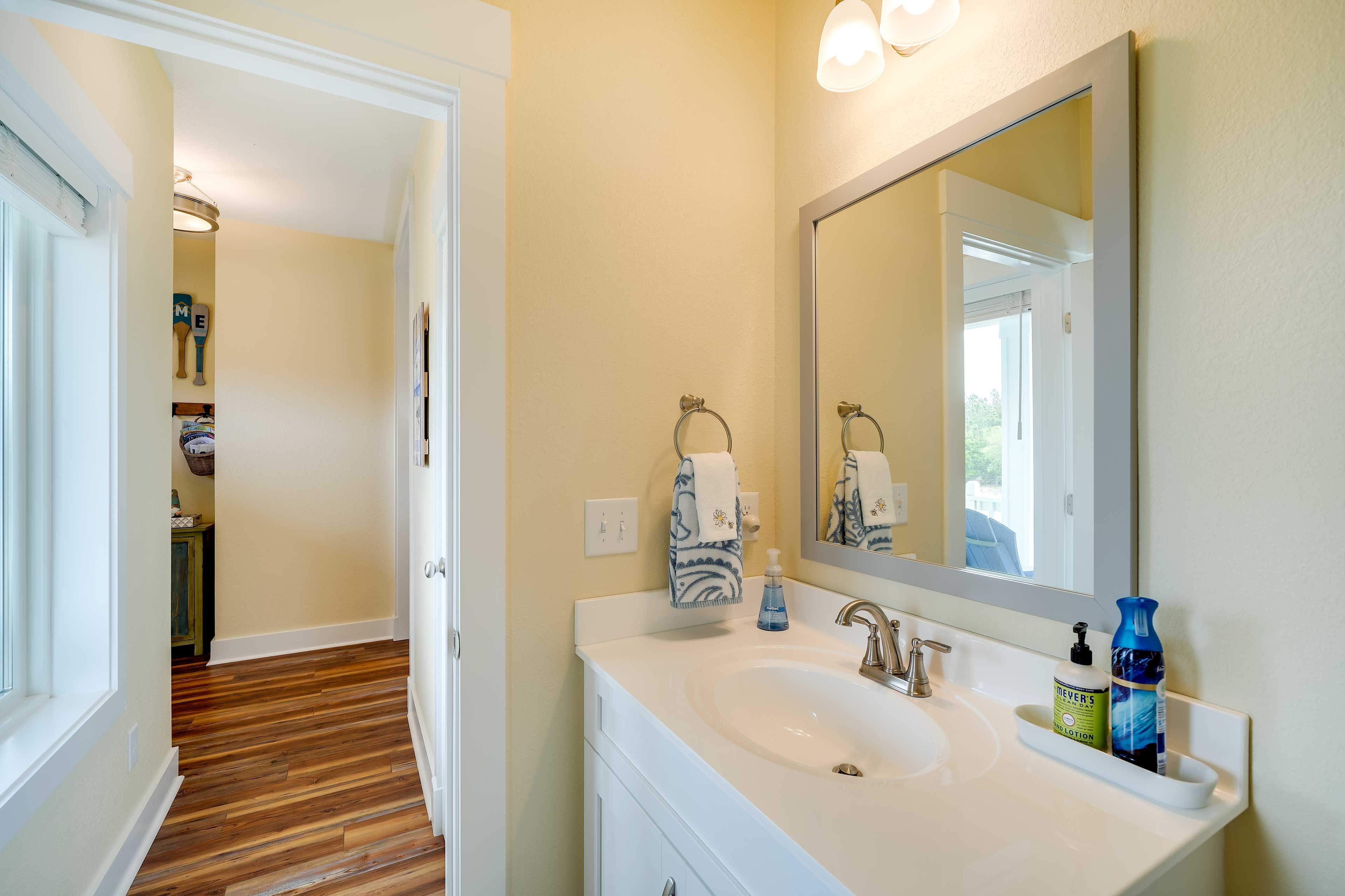 Half Bathroom | 1st Floor
