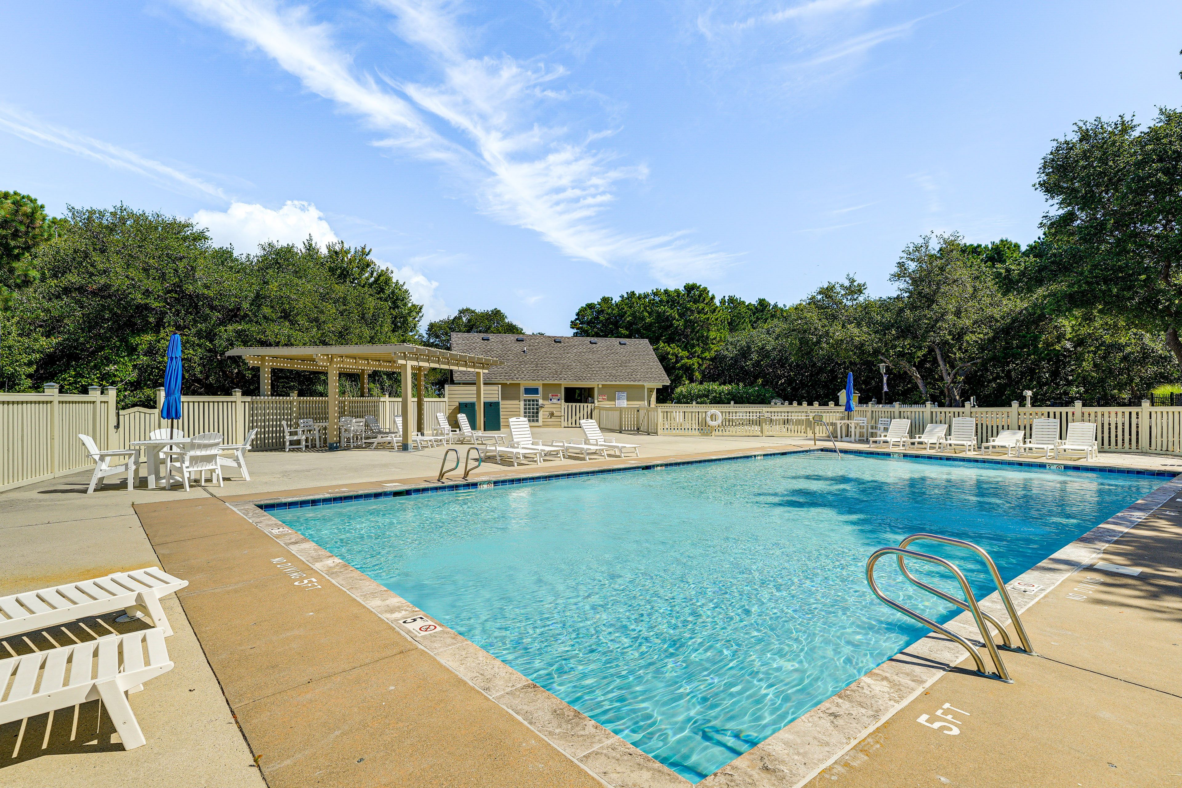 Community Amenities | The Currituck Club | Outdoor Pools