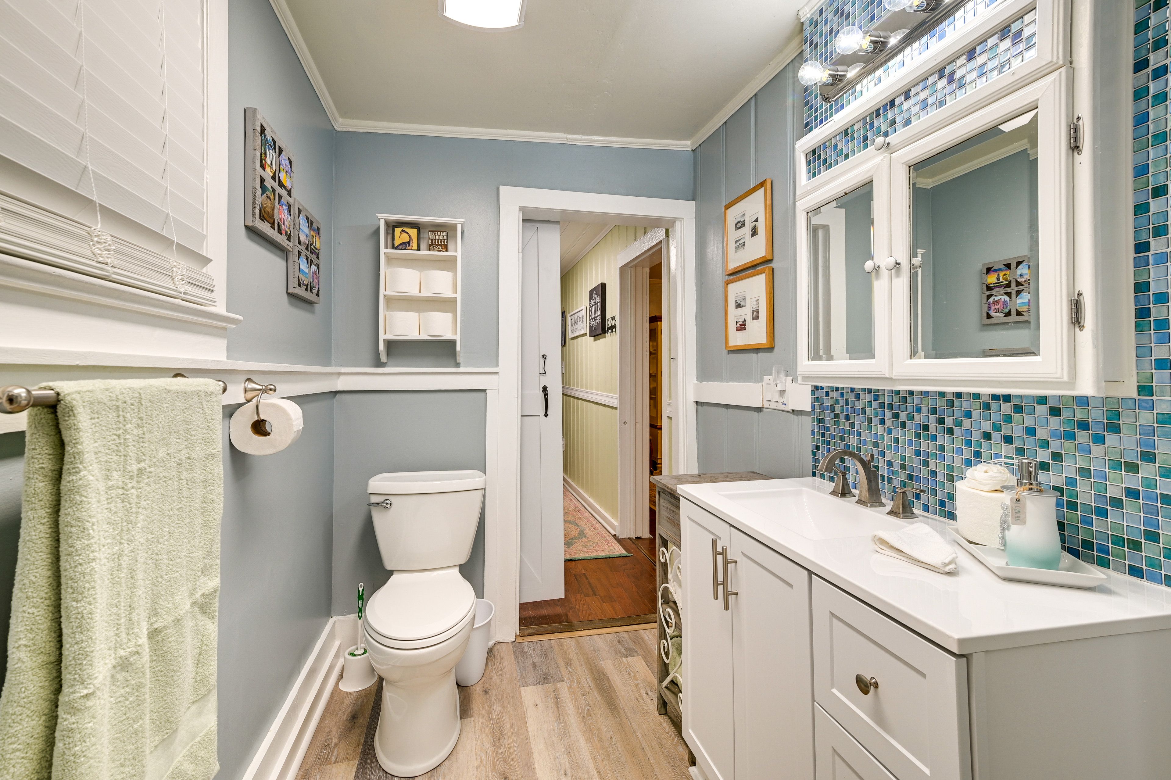 Full Bath | Hair Dryer | Towels Provided | Toiletries