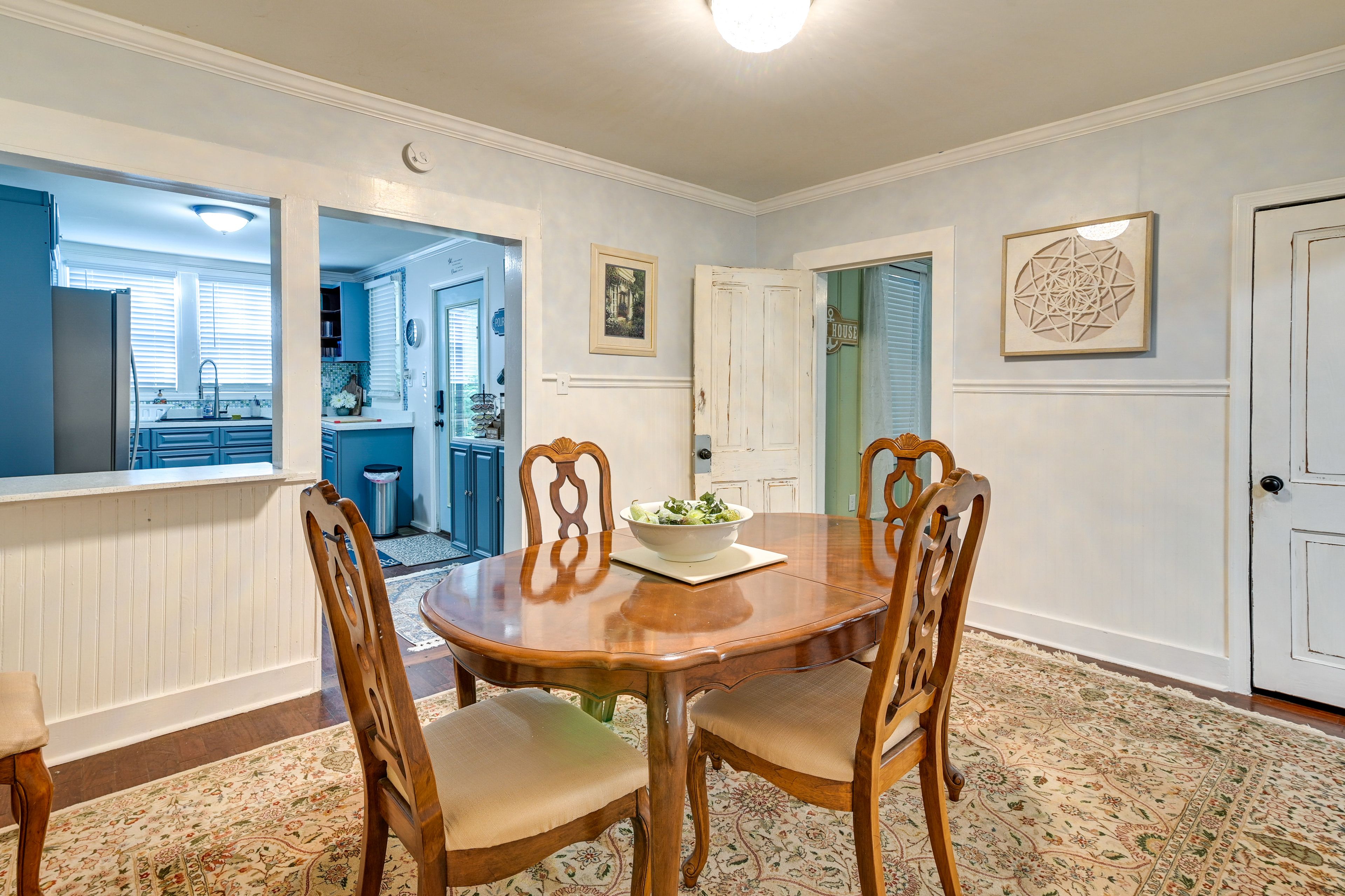 Dining Area | Dishware & Flatware