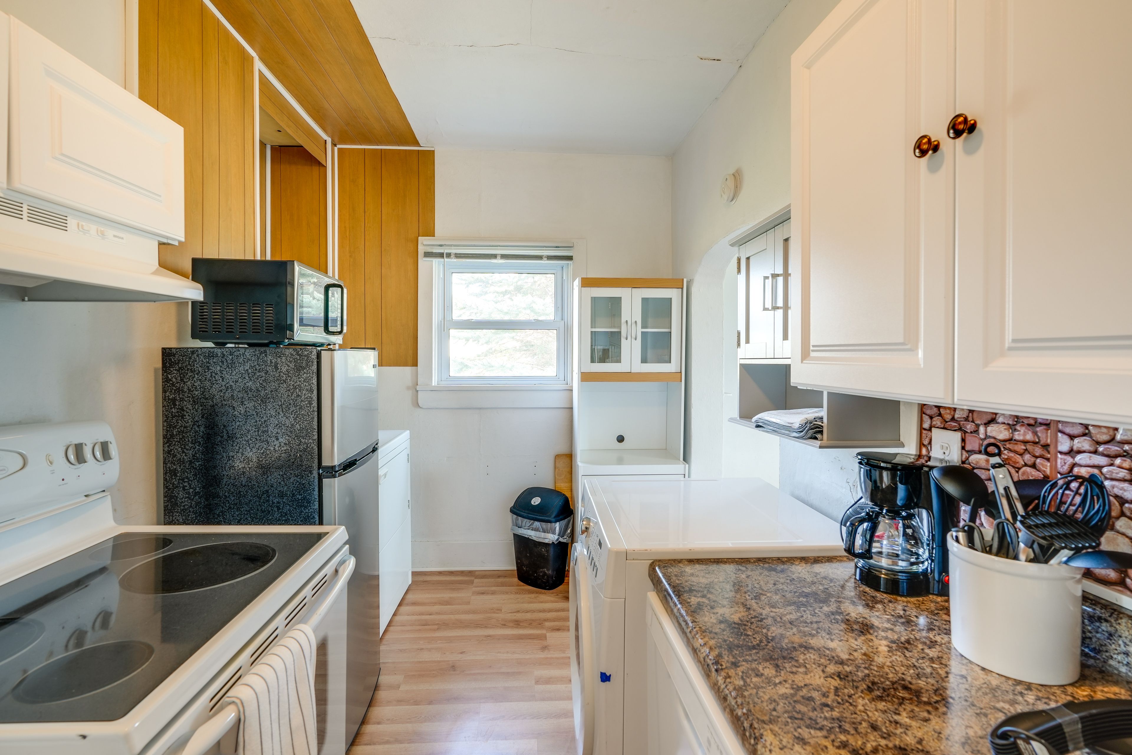 Kitchen | Central Air Conditioning | In-Unit Laundry | Great Location