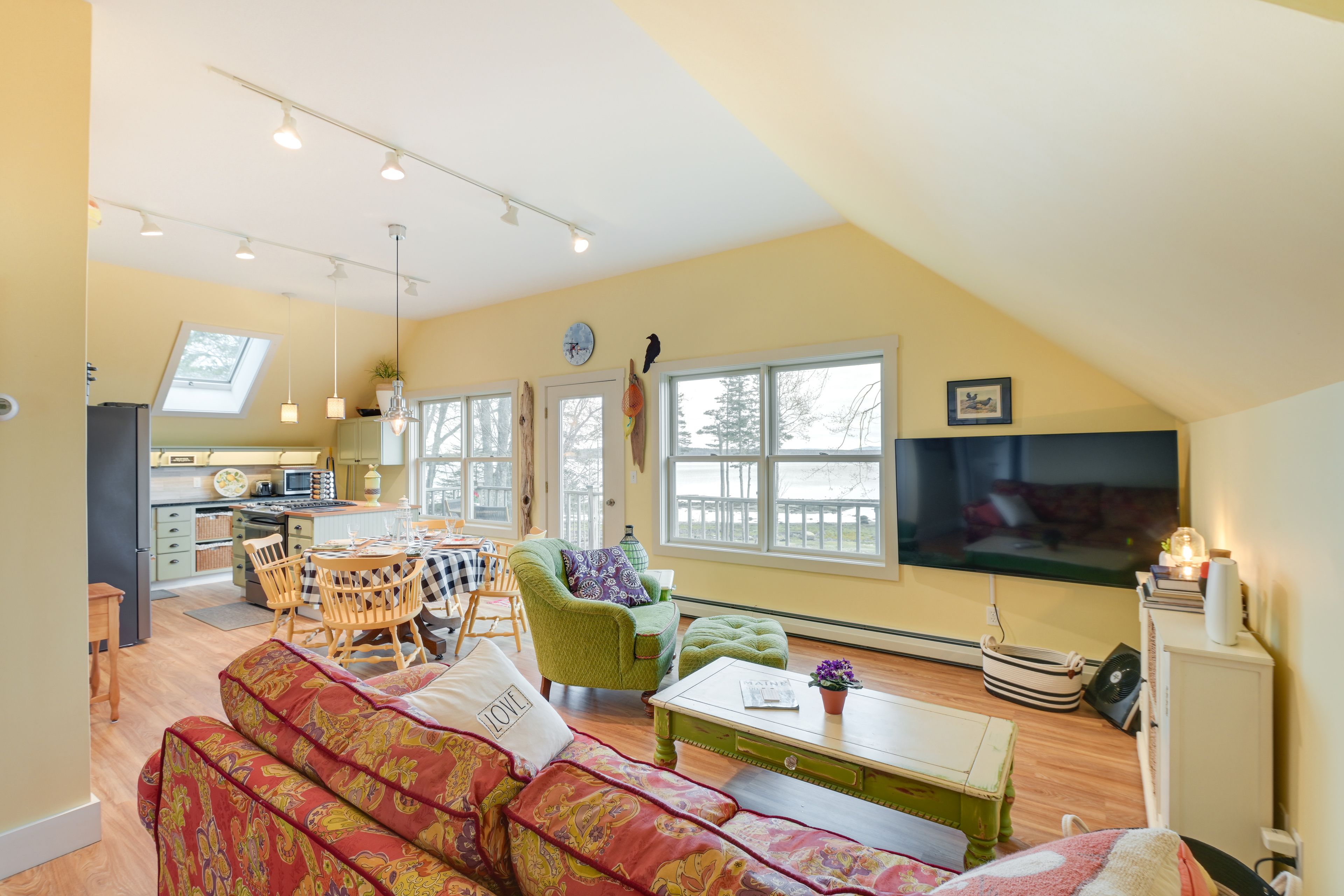 Living Room | 2nd Floor | Smart TV