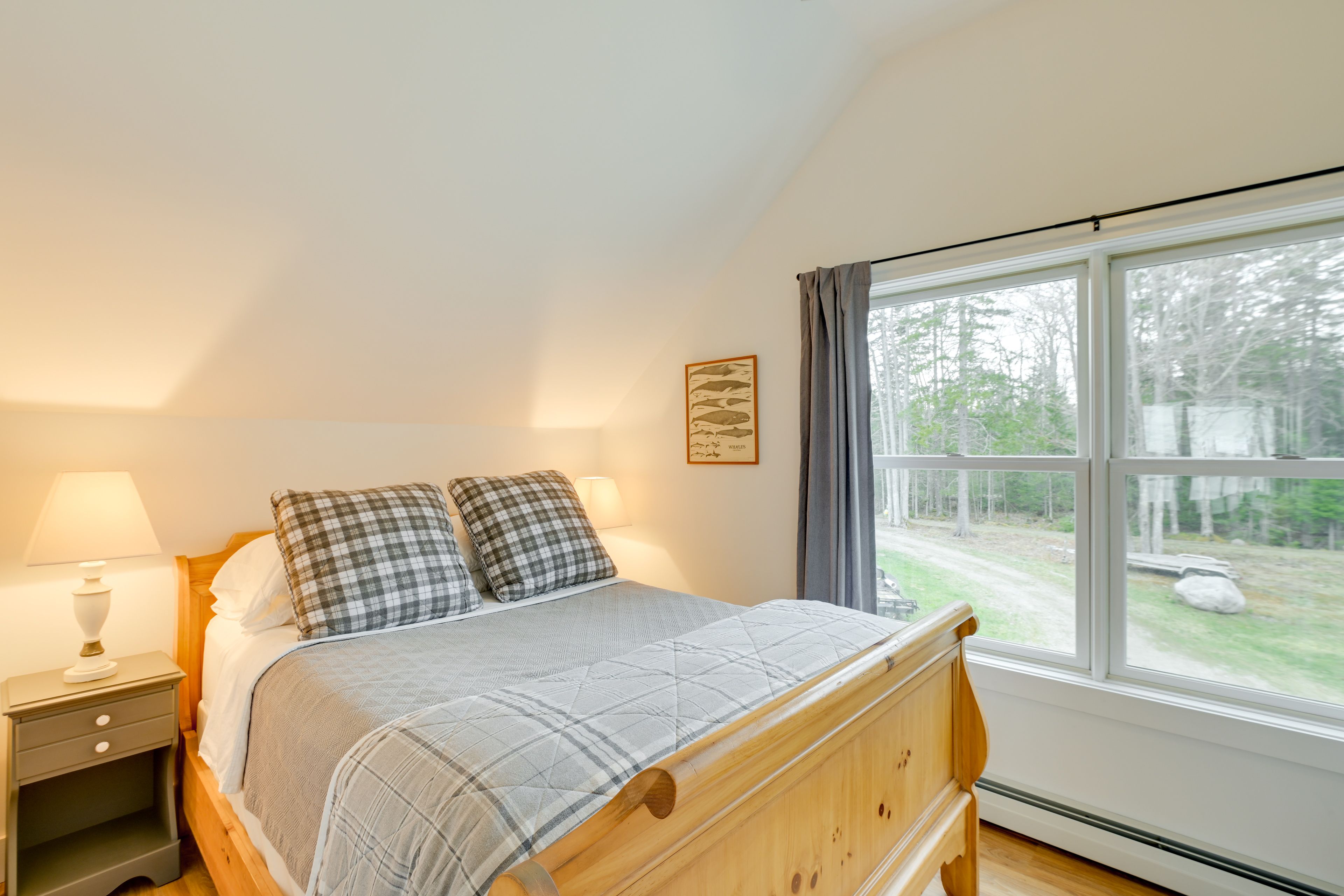 Bedroom 2 | Queen Bed