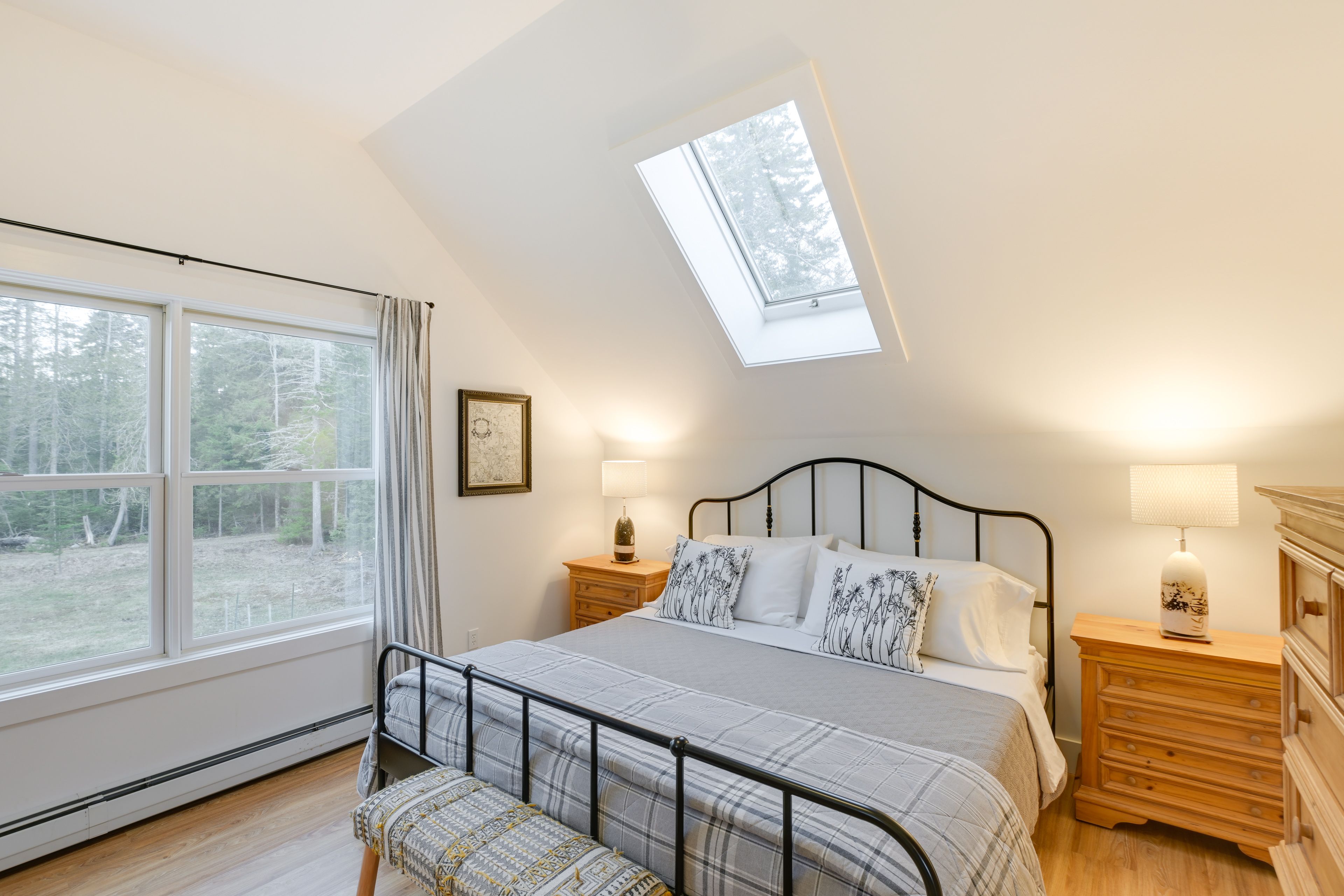Bedroom 1 | King Bed