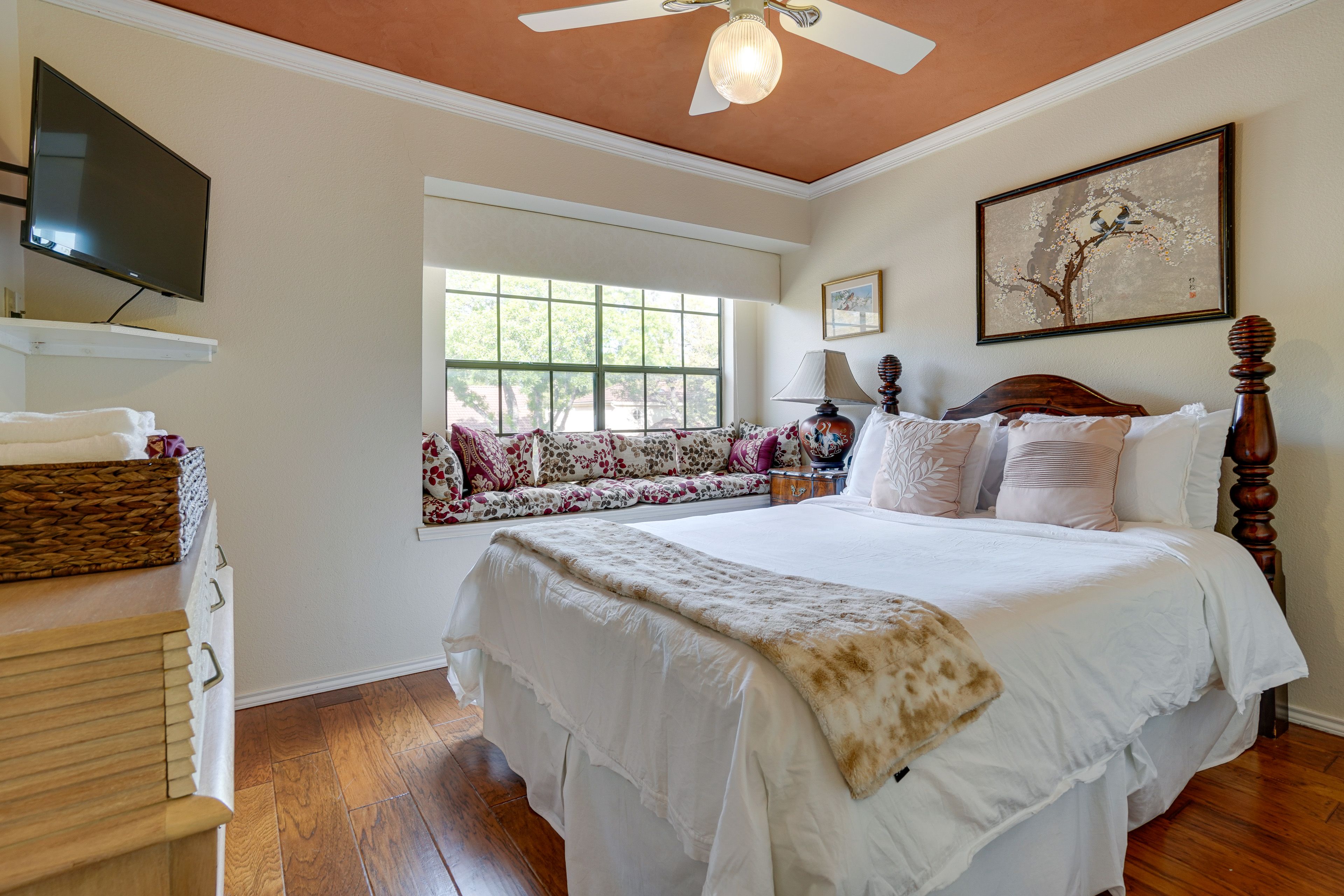 Bedroom 3 | Upper Level | Queen Bed | Smart TV