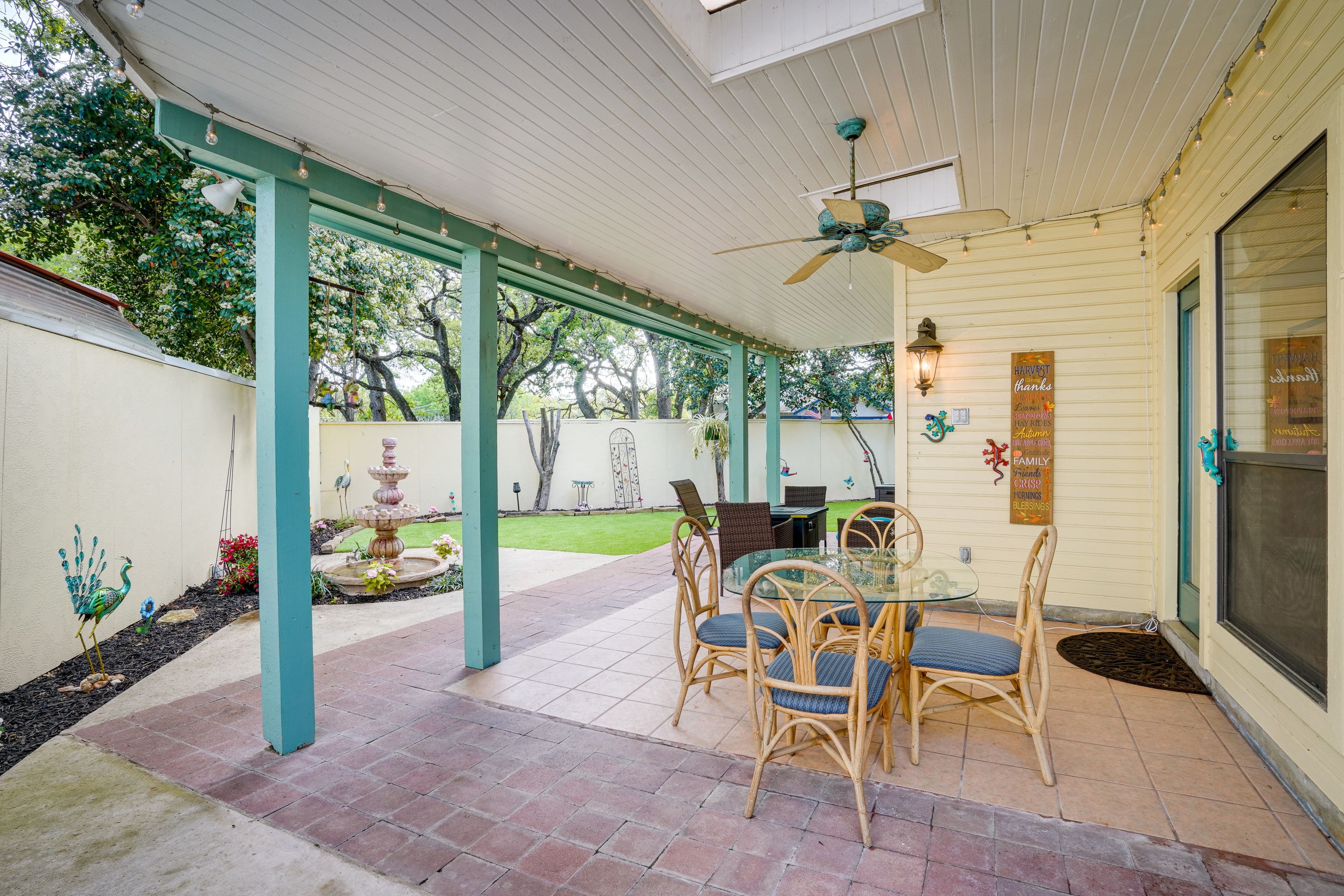 Back Patio | Fire Pit Table