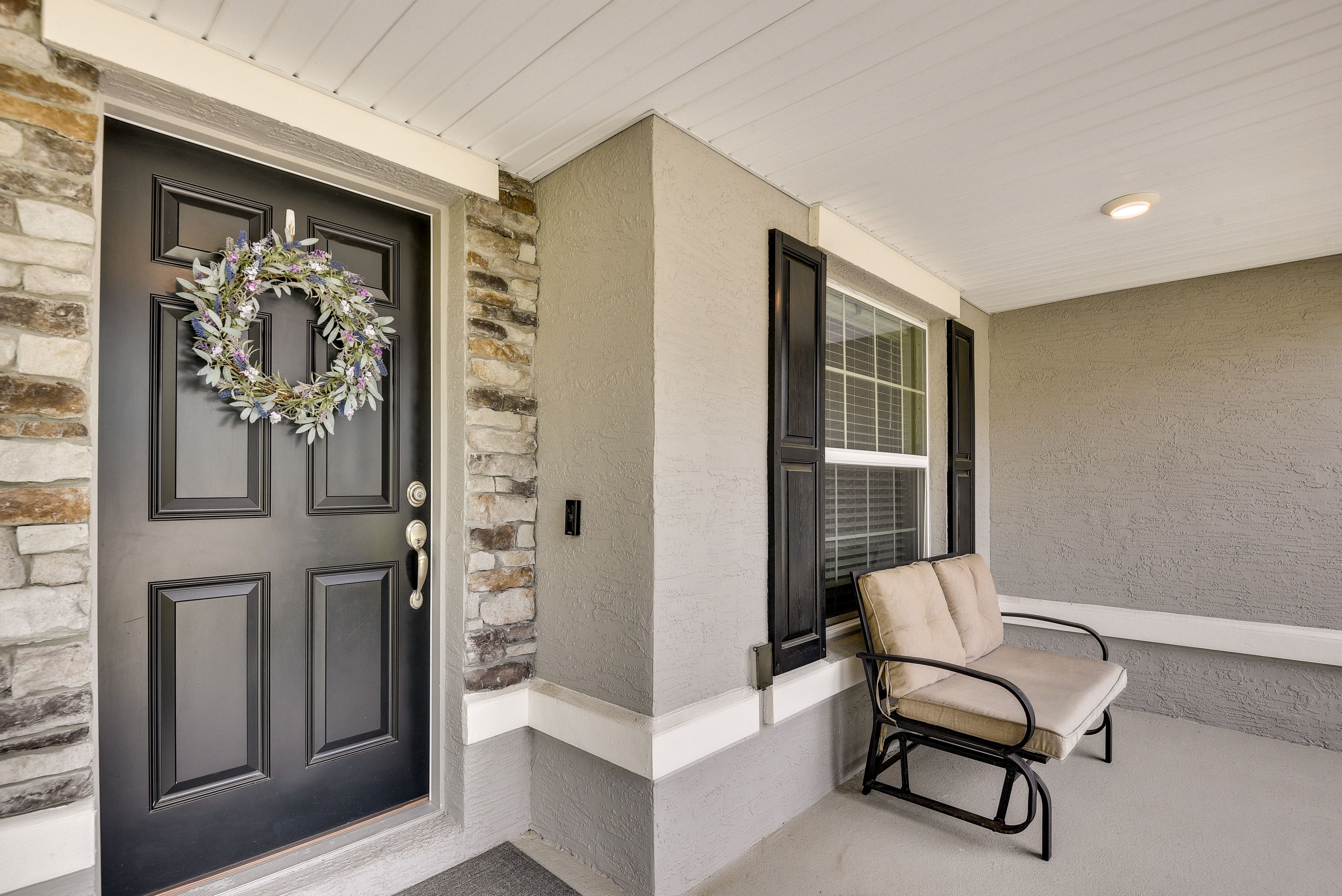Porch | Outdoor Seating