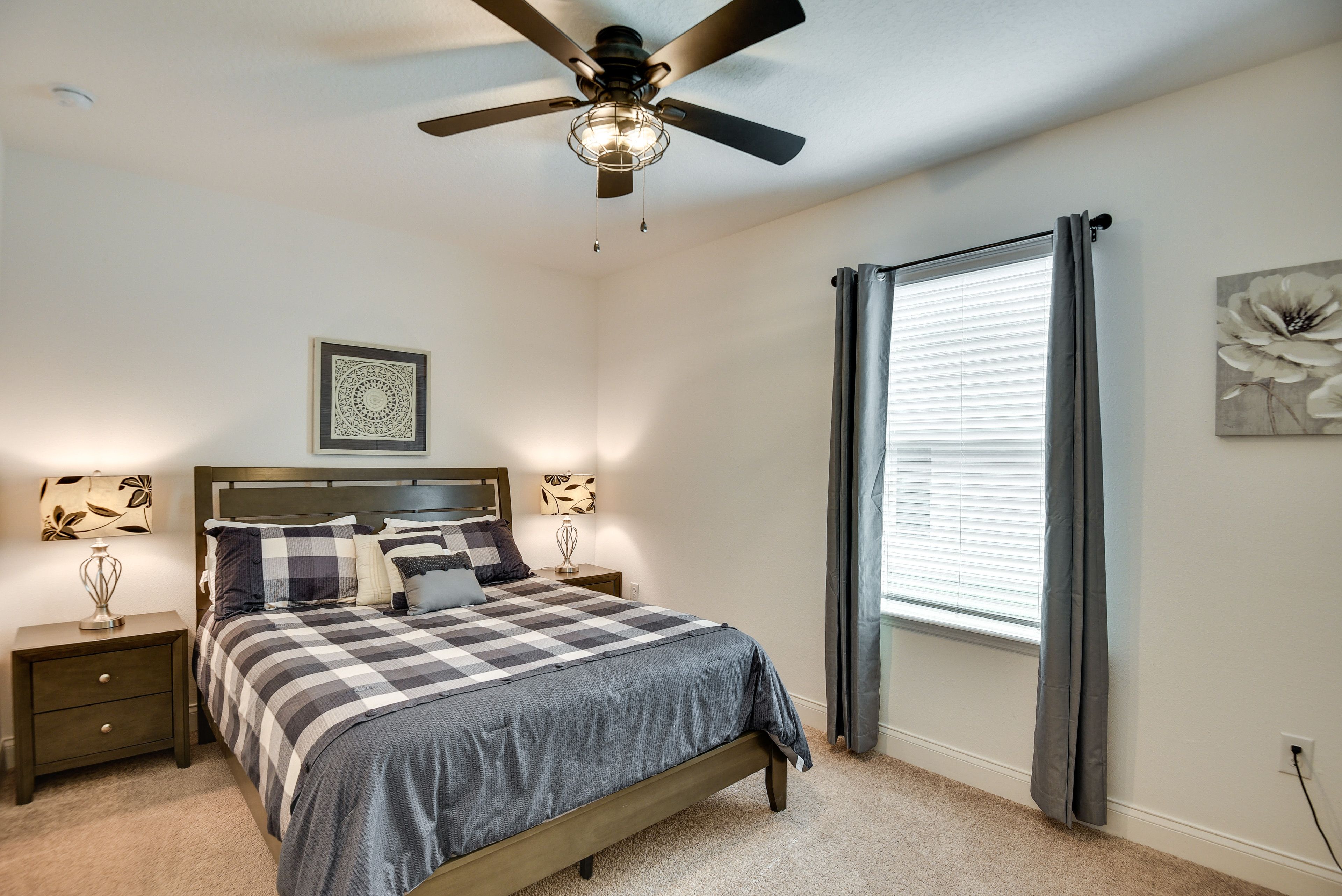 Bedroom 2 | Queen Bed | Closet | Dresser